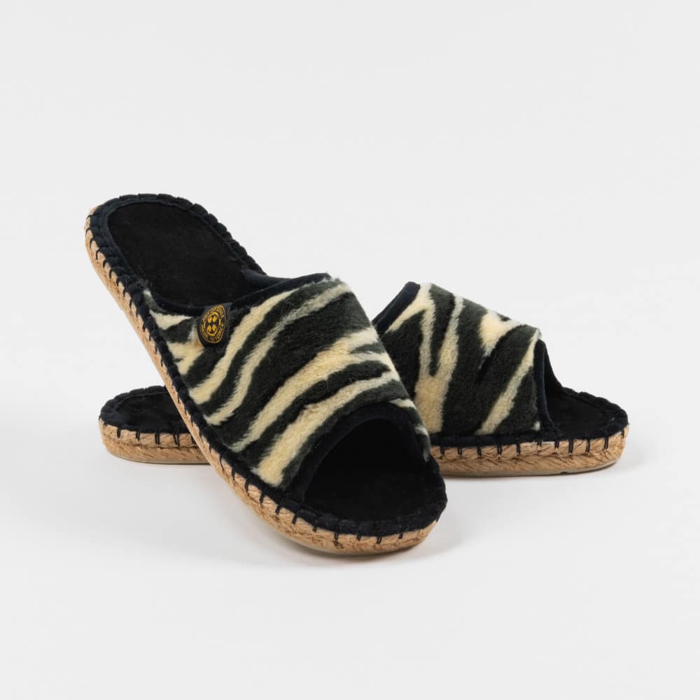 Printed espadrilles ART OF SOULE Black