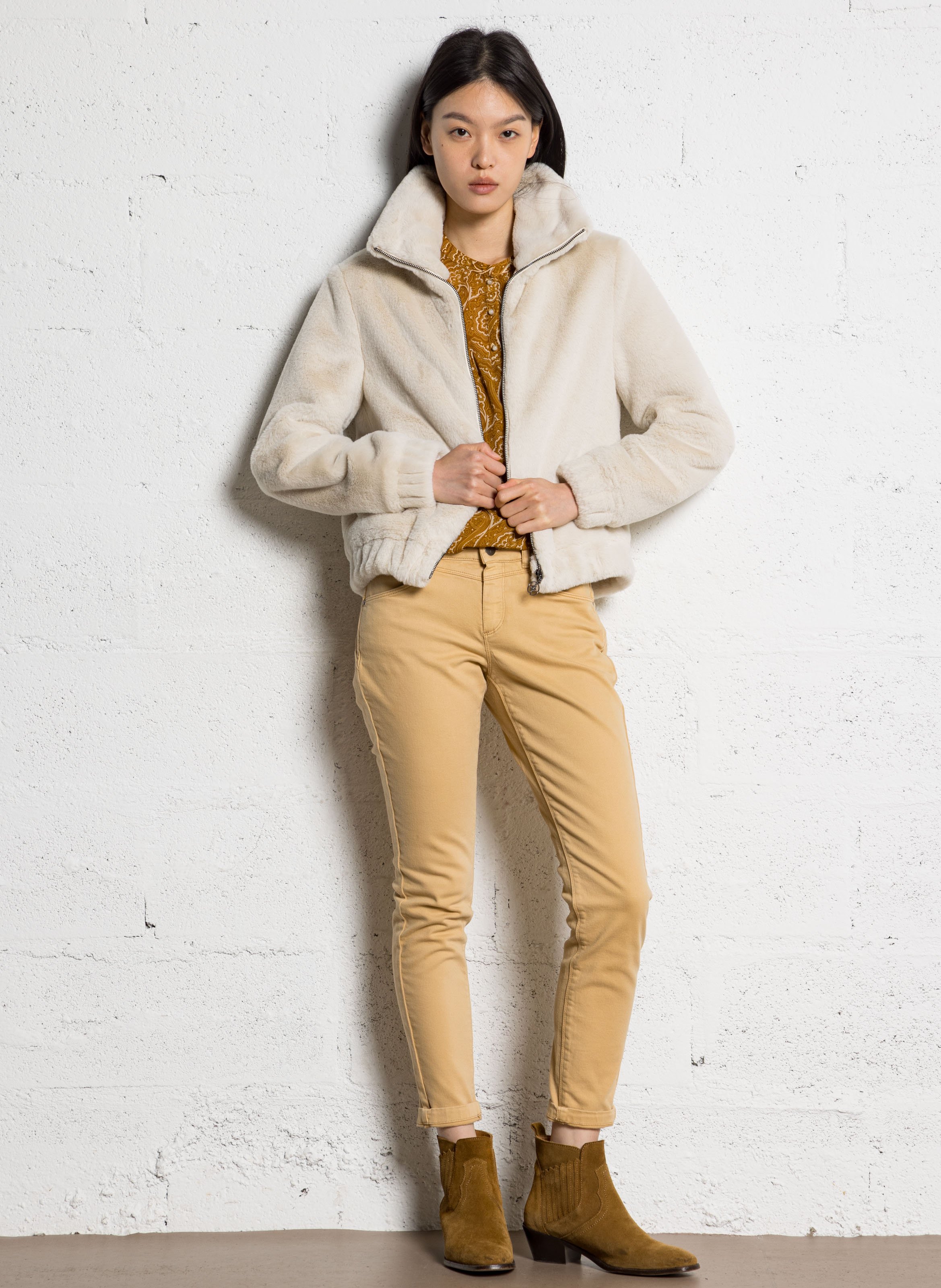 Gerade geschnittene Jacke mit Stehkragen ONE STEP Braun