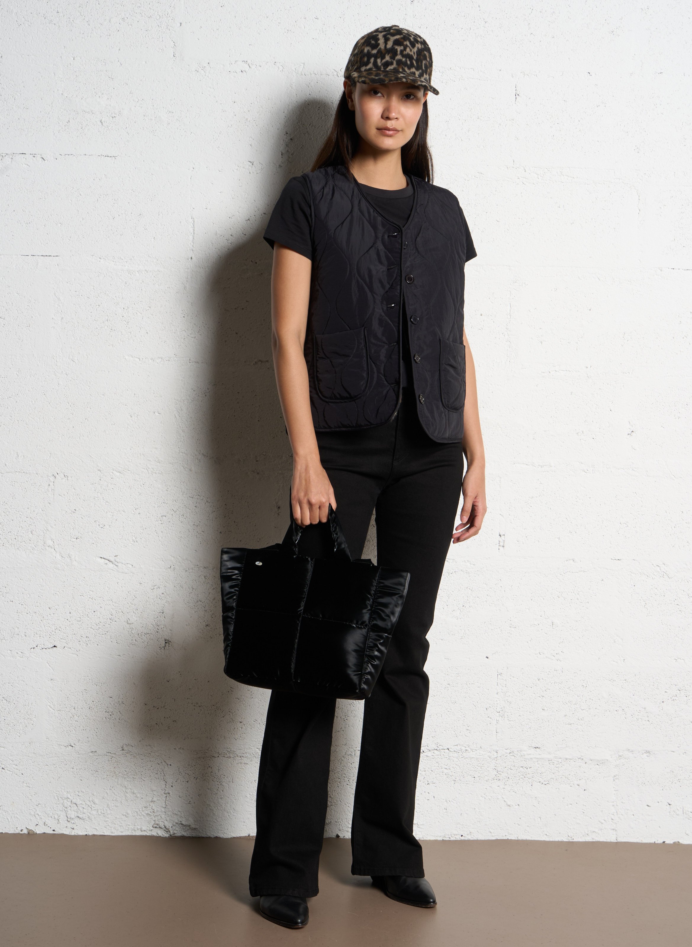 Quilted handbag ONE STEP Black