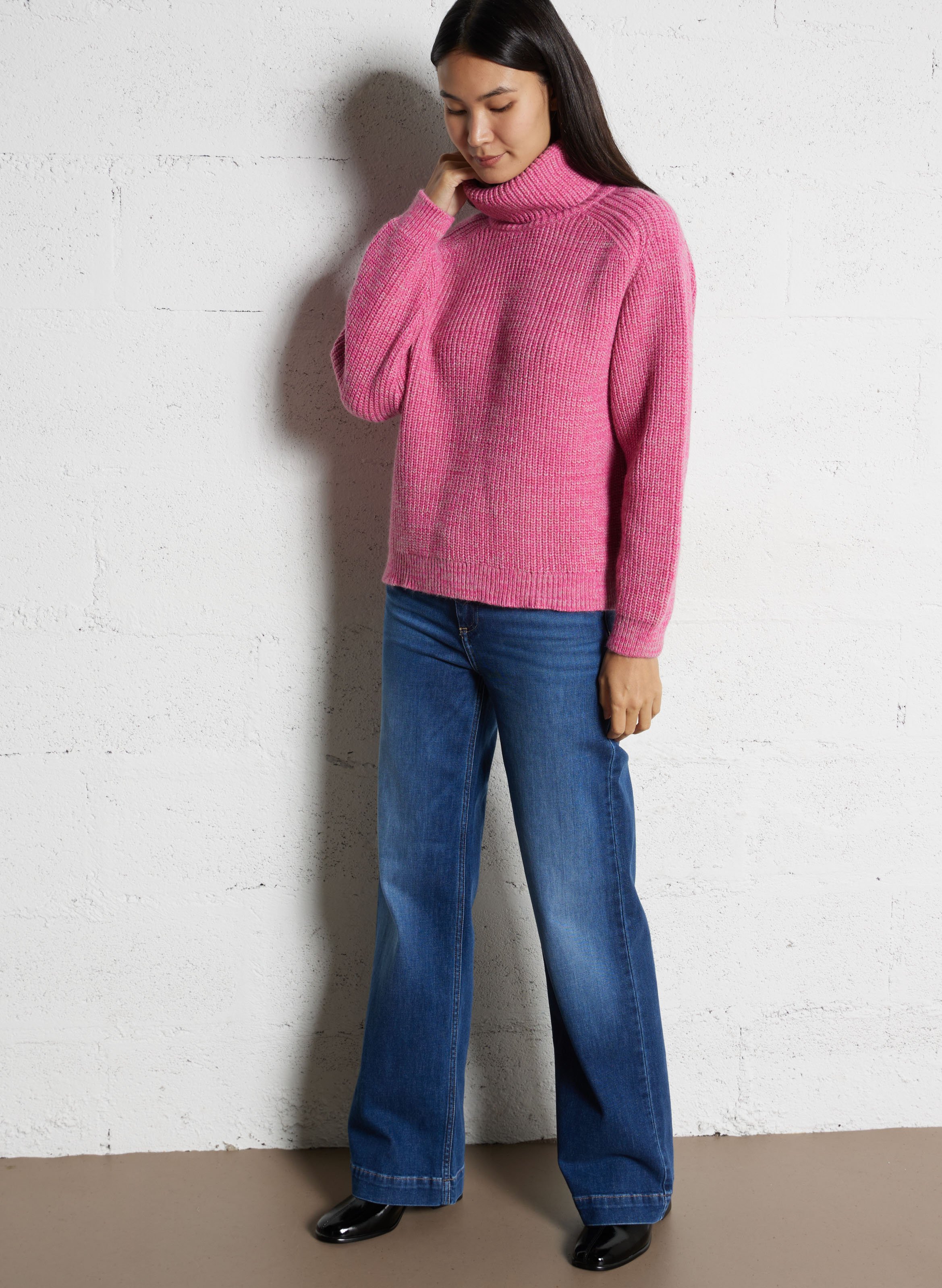 Pull oversize col roulé en maille tricotée ONE STEP Rose