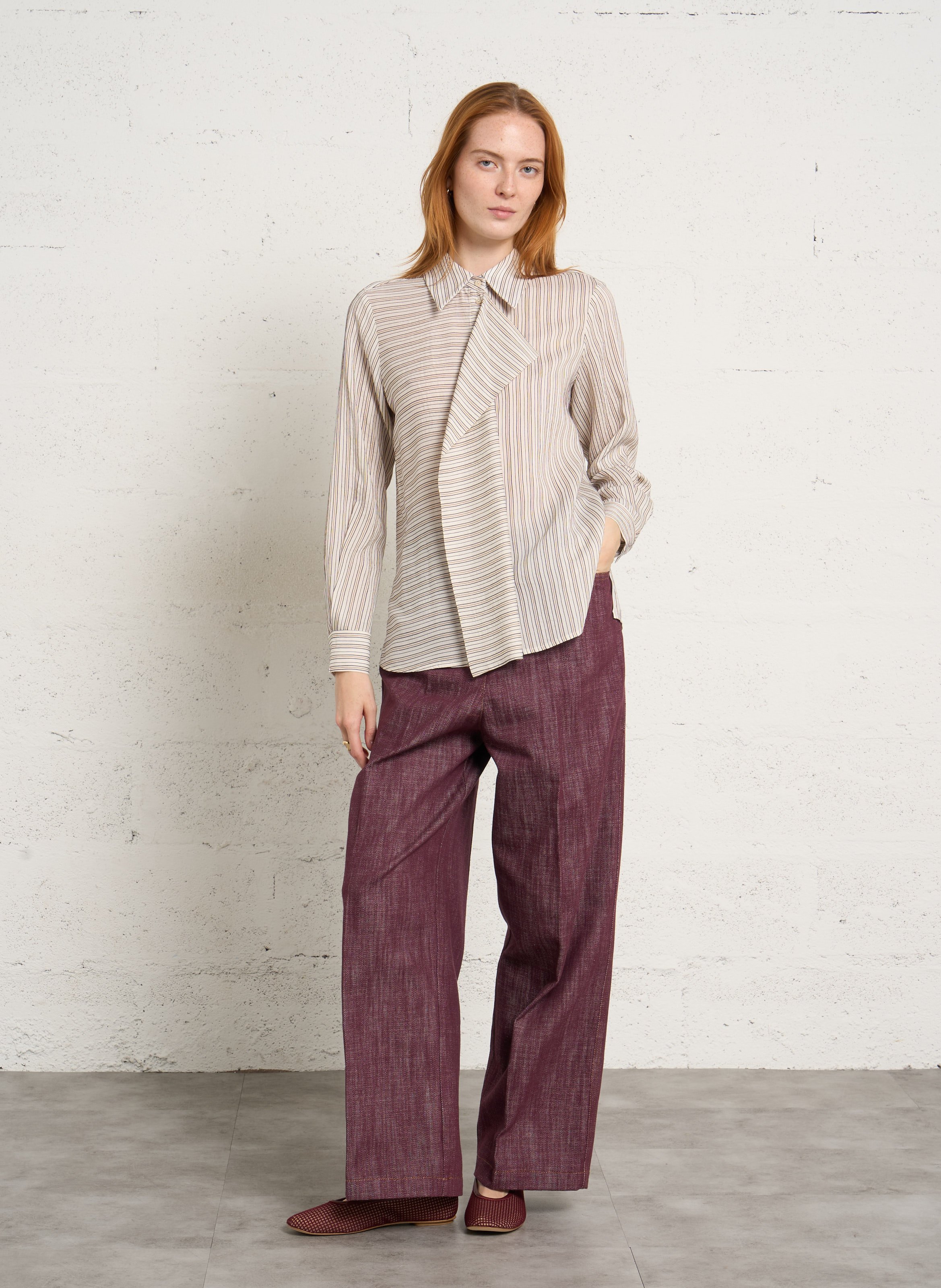 Gestreifte Bluse mit klassischem Kragen MOMONI Beige