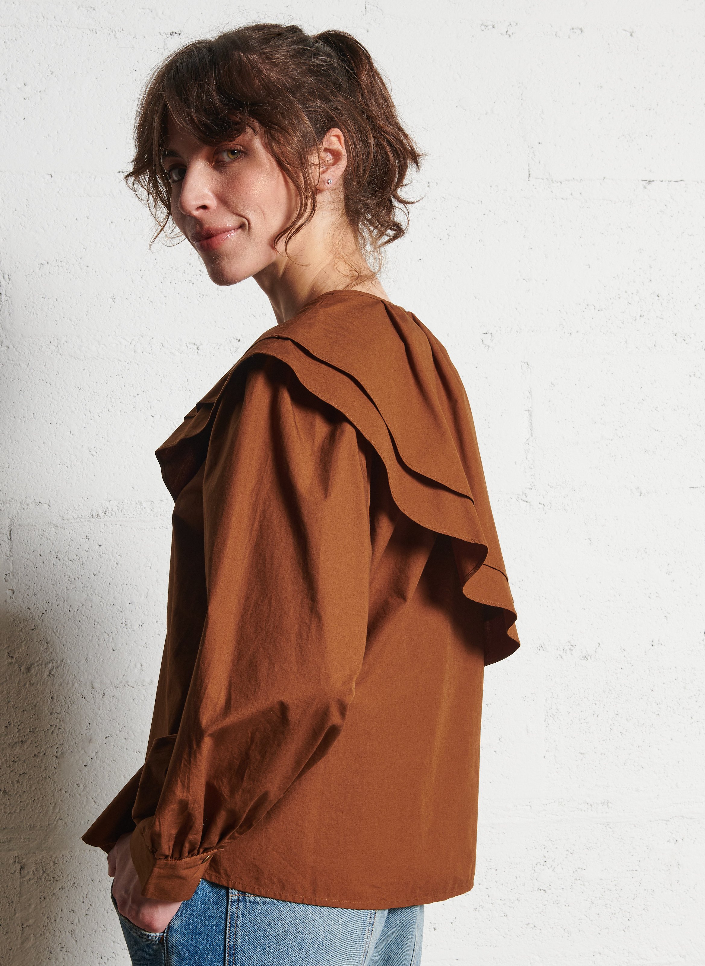 Blouse with round collar BELLEPIECE Brown