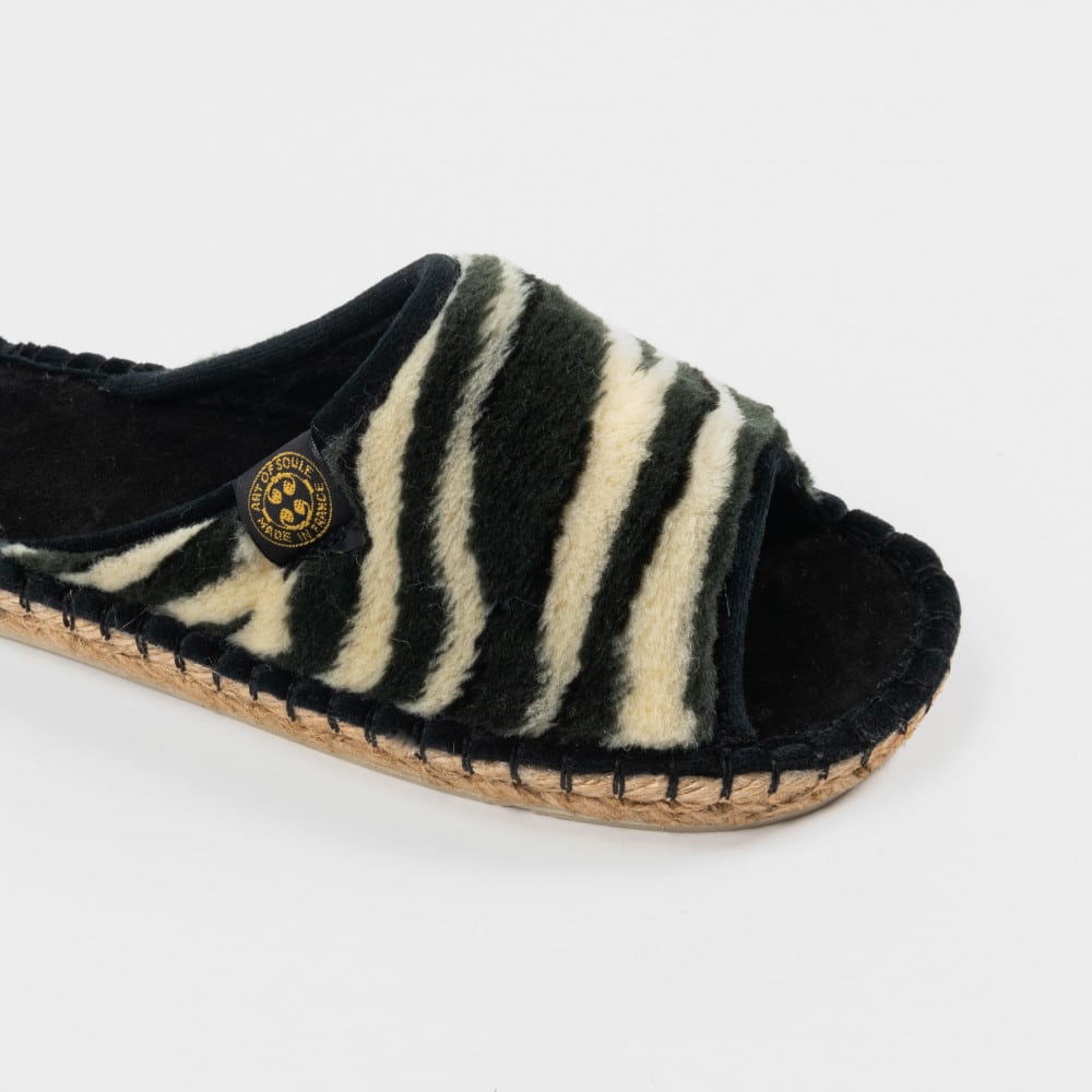 Printed espadrilles ART OF SOULE Black