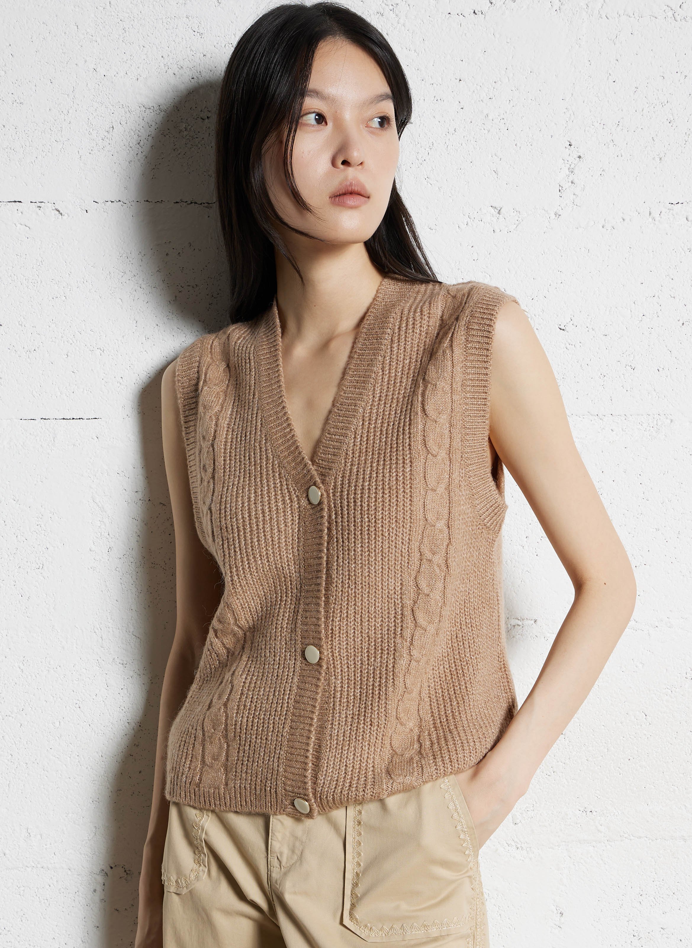 Mouwloos recht vest met V-hals I CODE