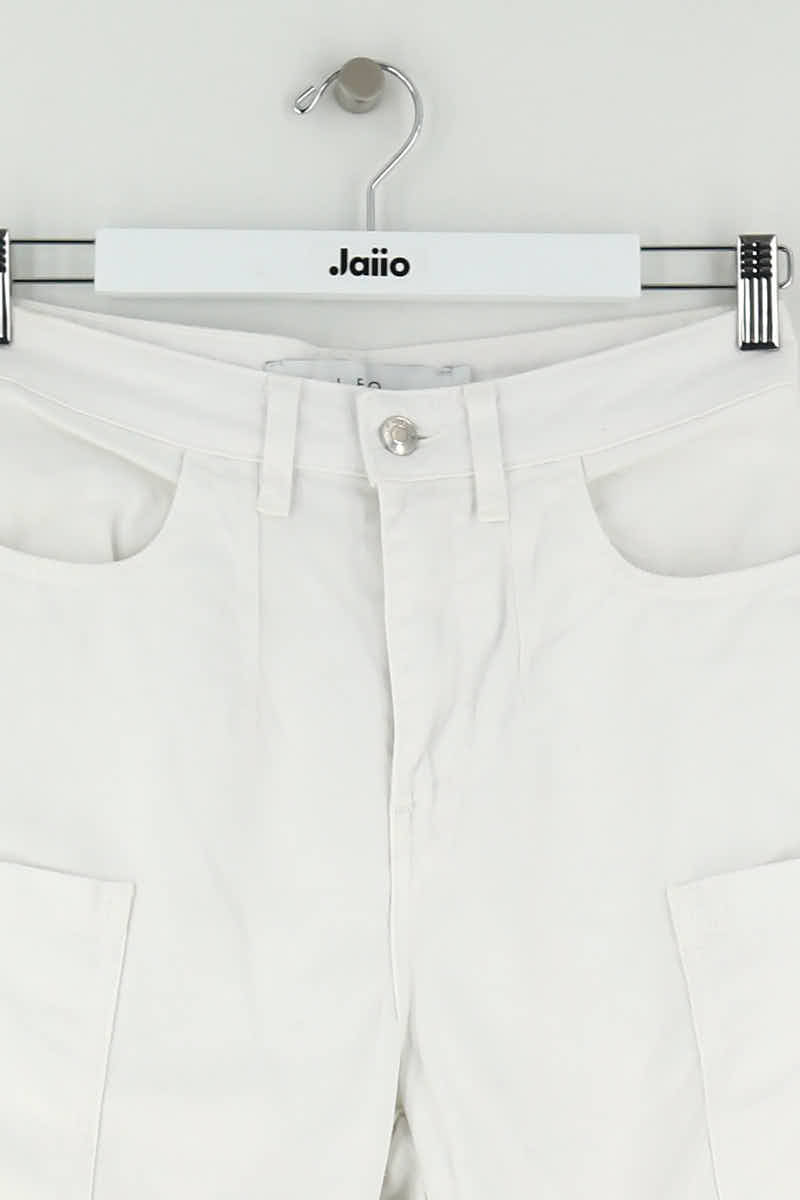 - Straight-leg jeans
- 5 pockets
- Straight cut
- Faded effect IRO - Seconde Main White