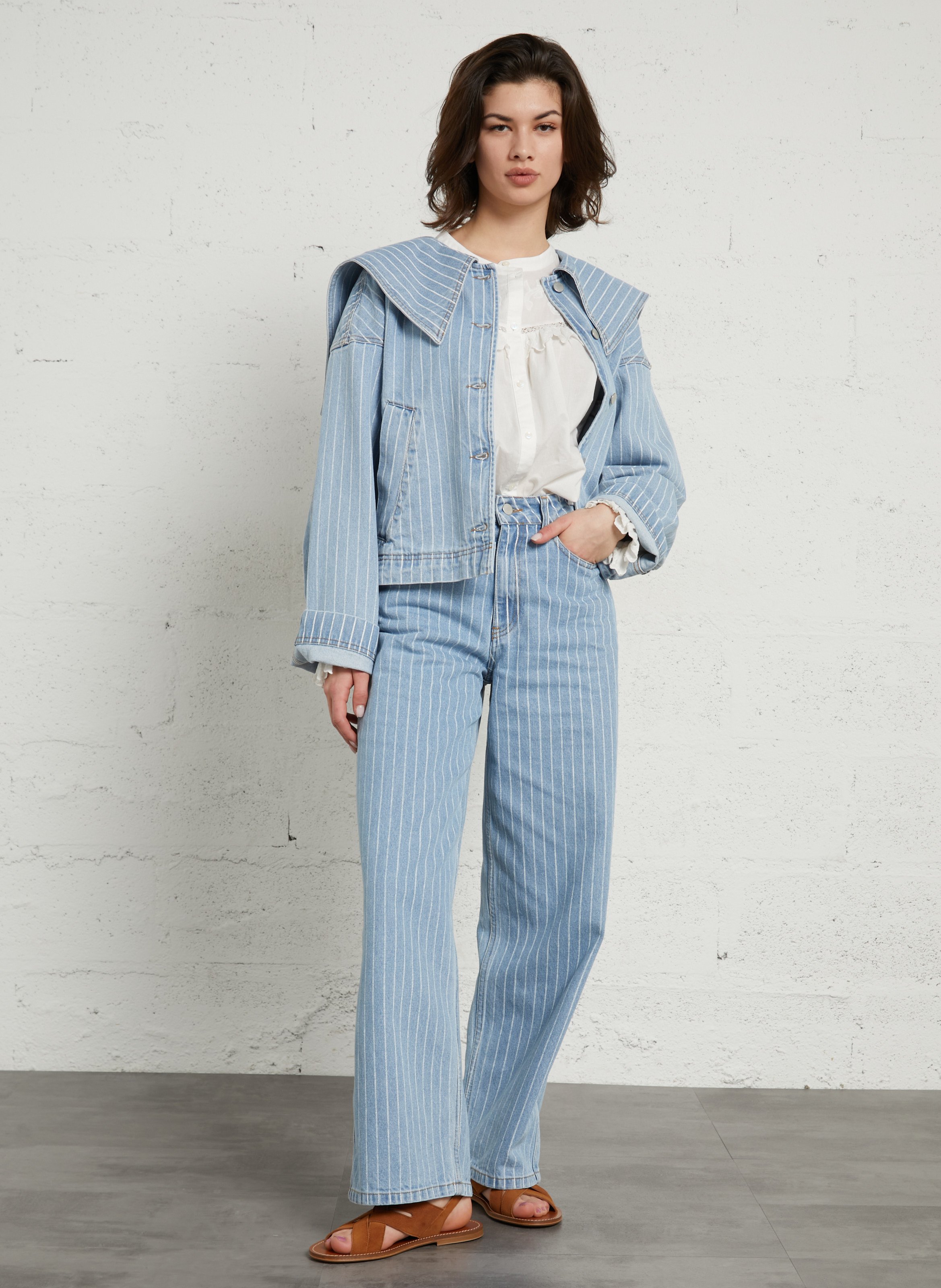 Sandalias planas de ante con tiras cruzadas MAISON 123 Beige