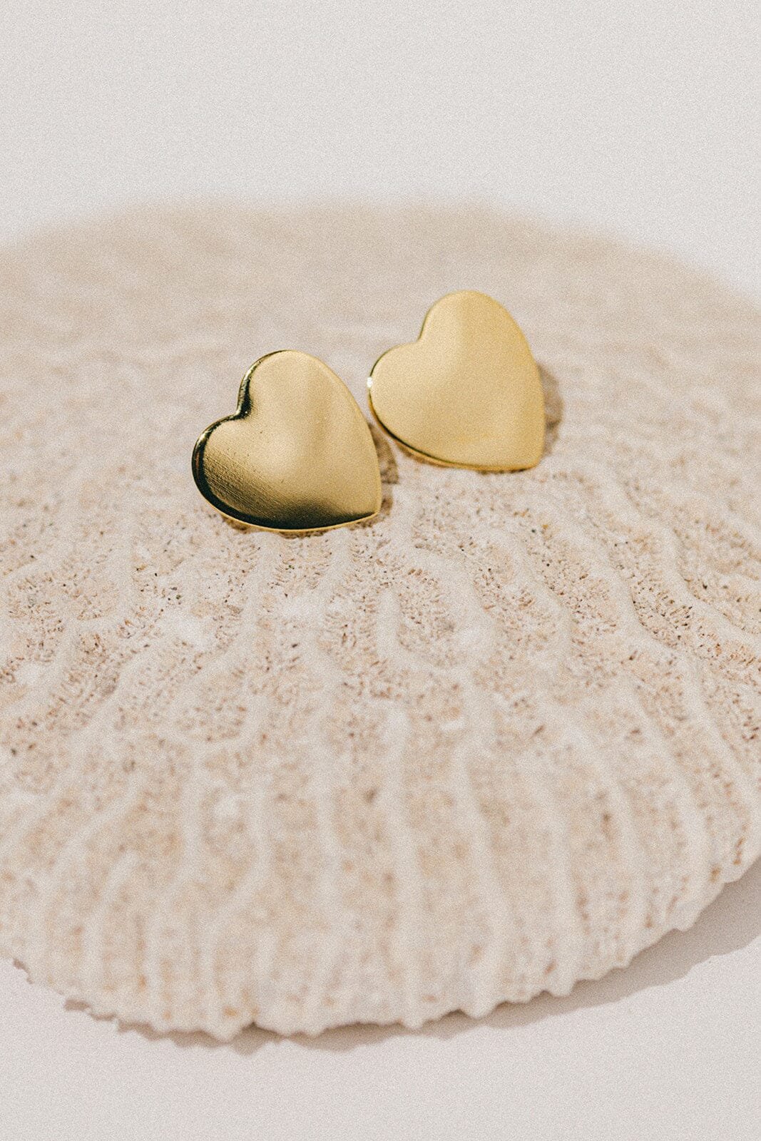 Heart-shaped silver-plated stud earrings Golden