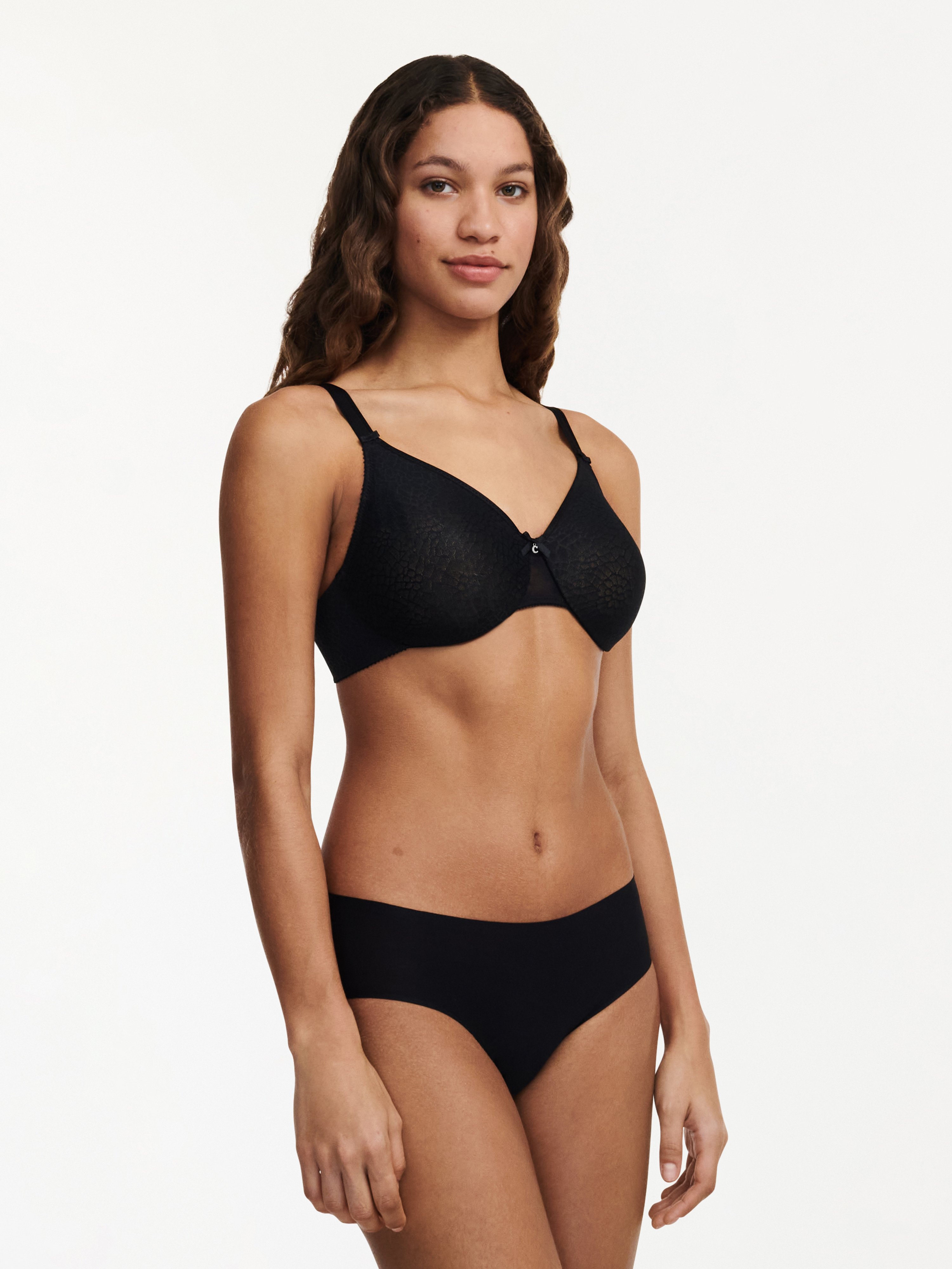 Moulded full-cup bra CHANTELLE Black