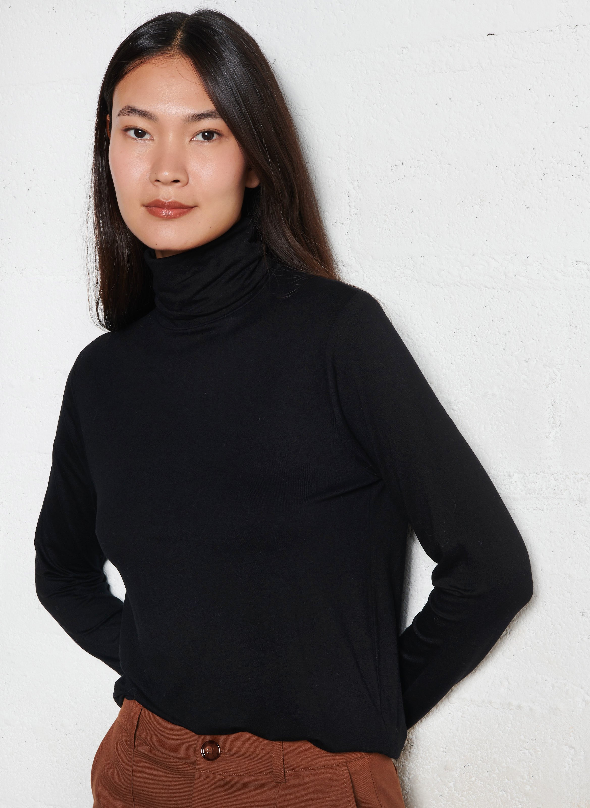 Tee-shirt ajusté col roulé MAJESTIC FILATURES Noir