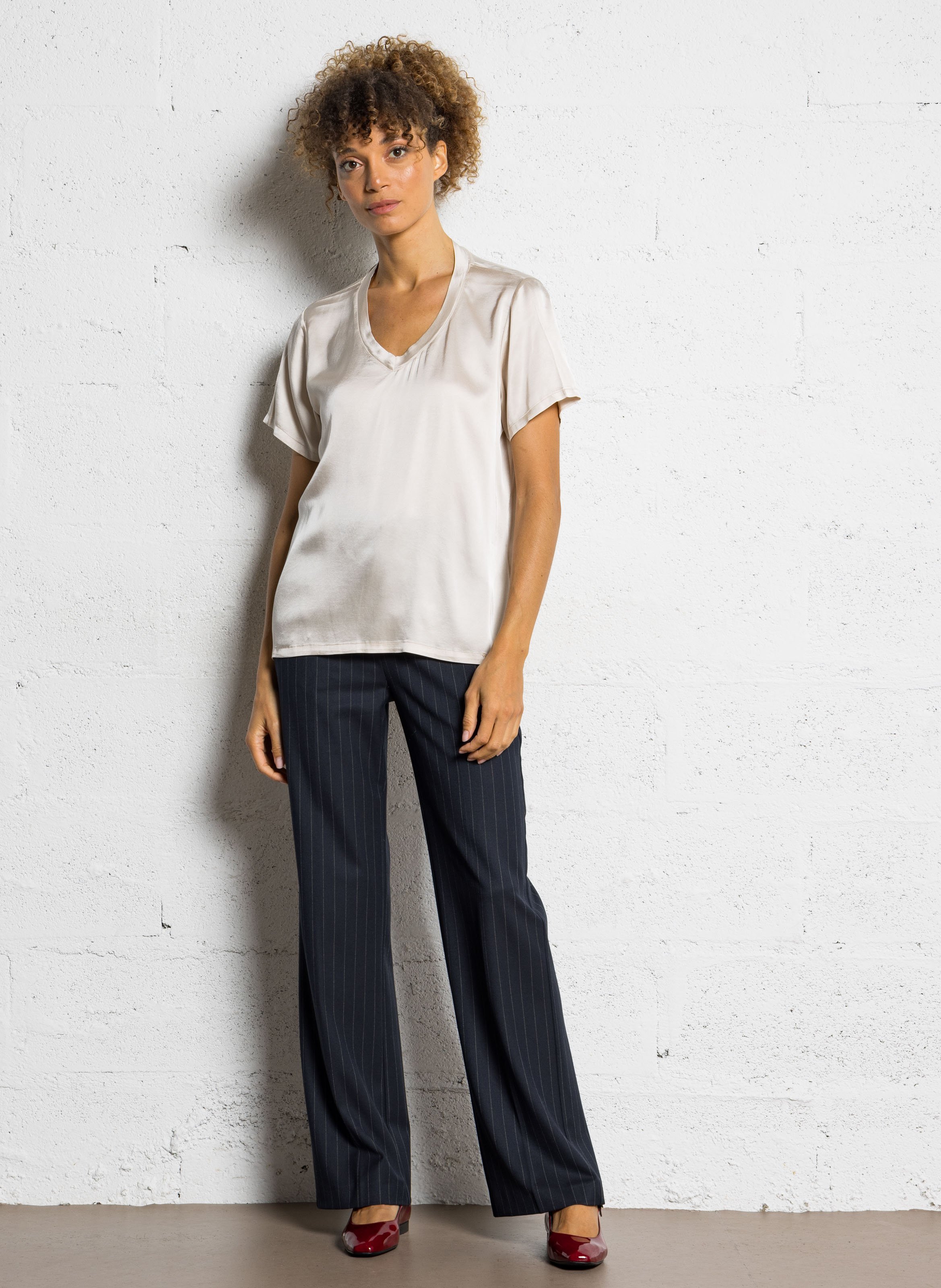 Satin V-neck oversized T-shirt SUD EXPRESS Beige