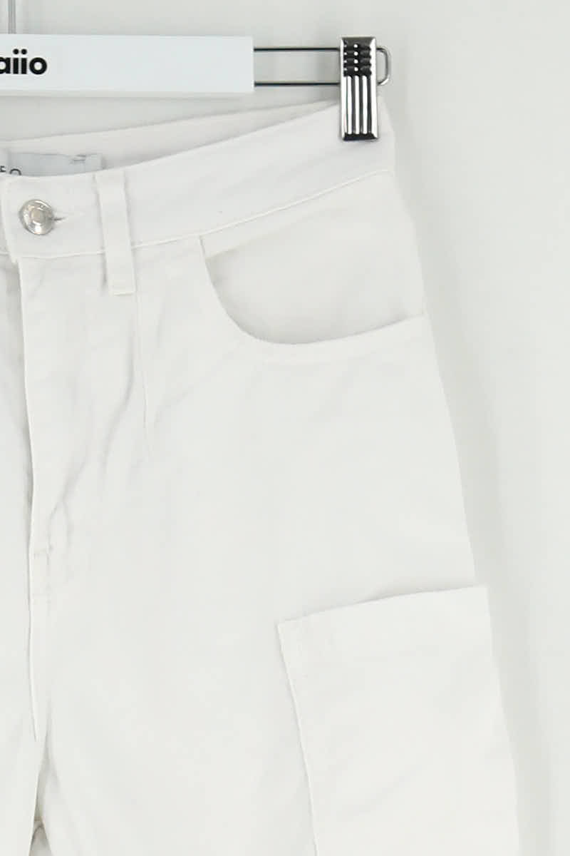 - Straight-leg jeans
- 5 pockets
- Straight cut
- Faded effect IRO - Seconde Main White