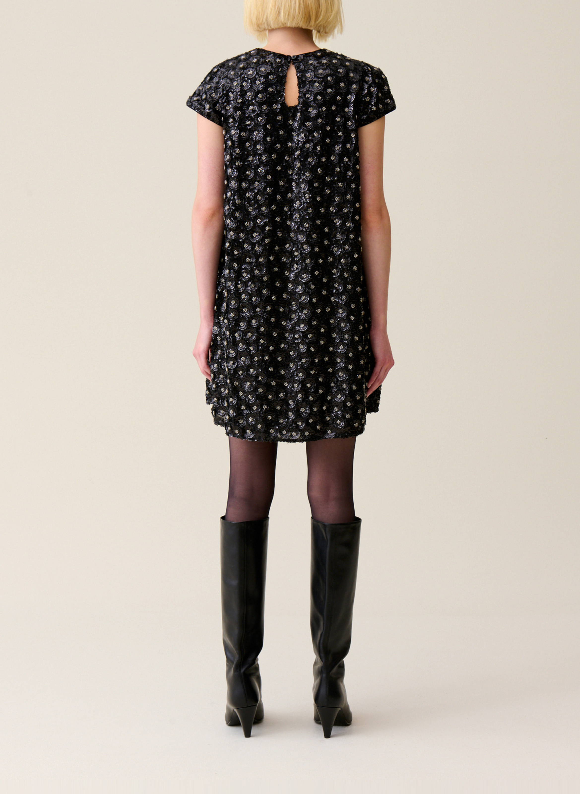 Korte jurk met ronde hals en pailletten CLAUDIE PIERLOT Zwart