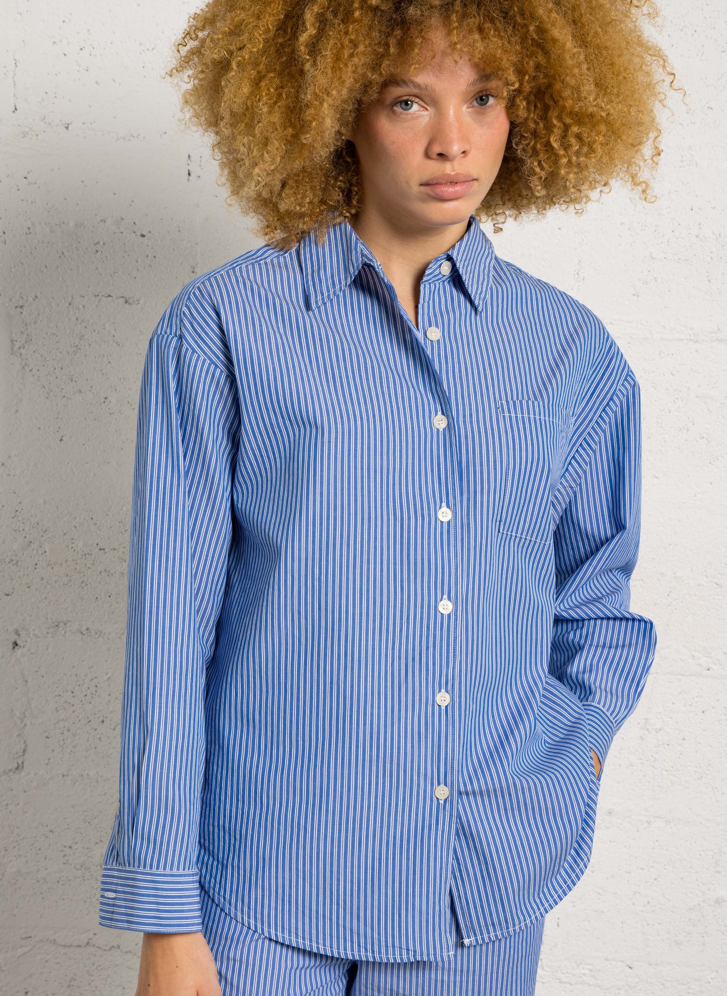 Gerade geschnittene Baumwollbluse mit Streifen AMERICAN VINTAGE Blau