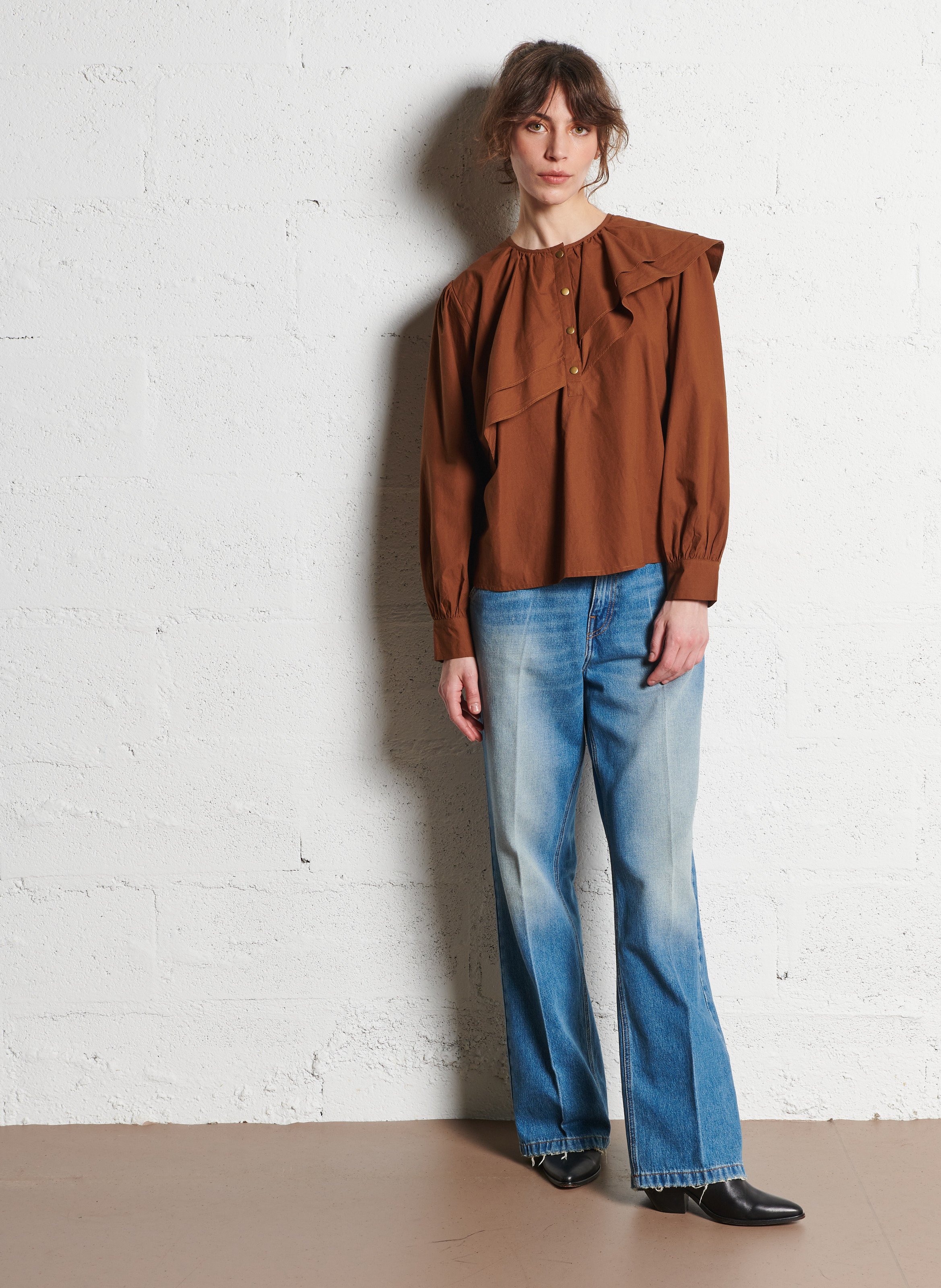 Blouse with round collar BELLEPIECE Brown