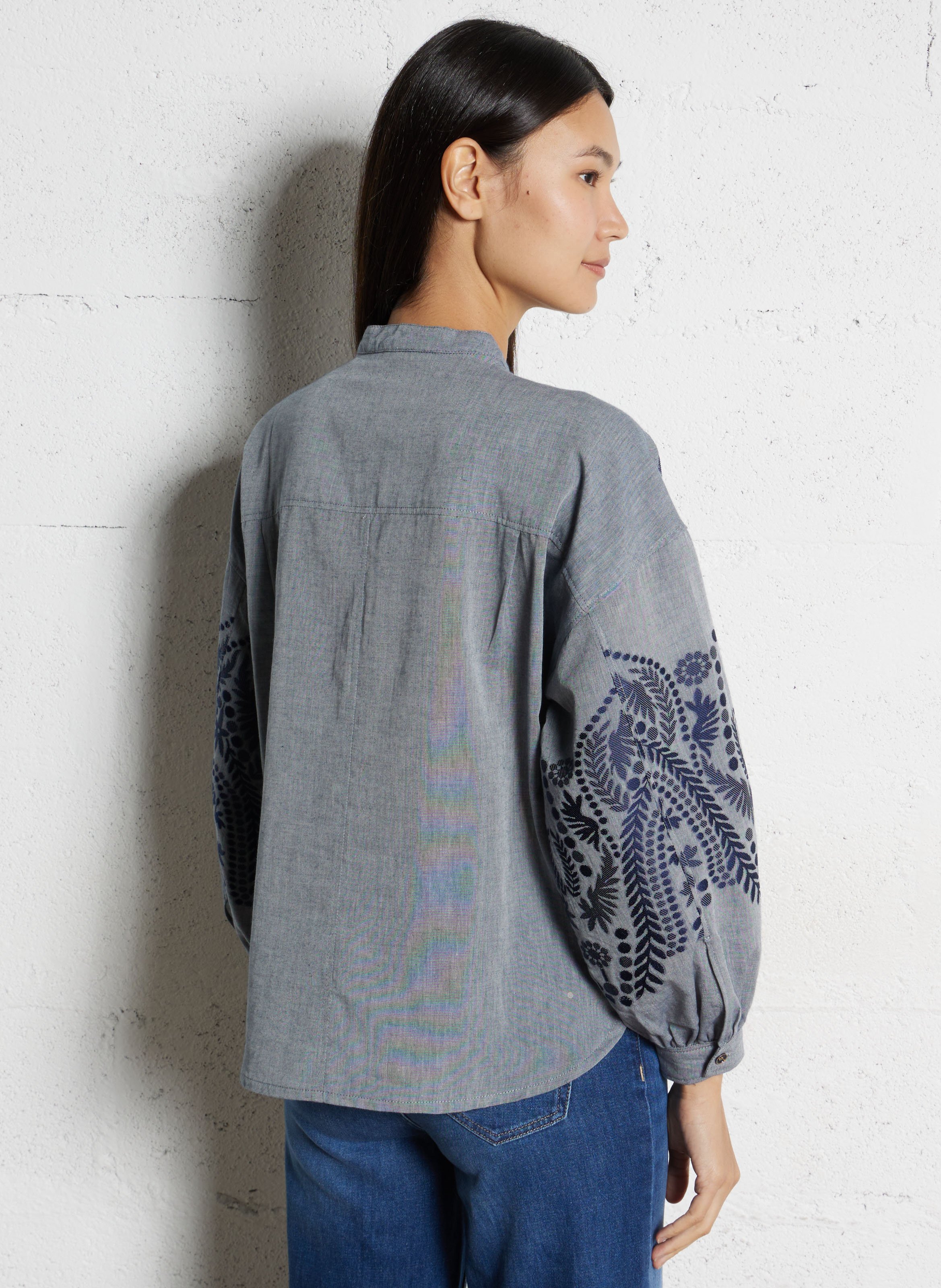 Weit geschnittene Bluse mit Rundhalsausschnitt und Stickerei TINSELS Blau