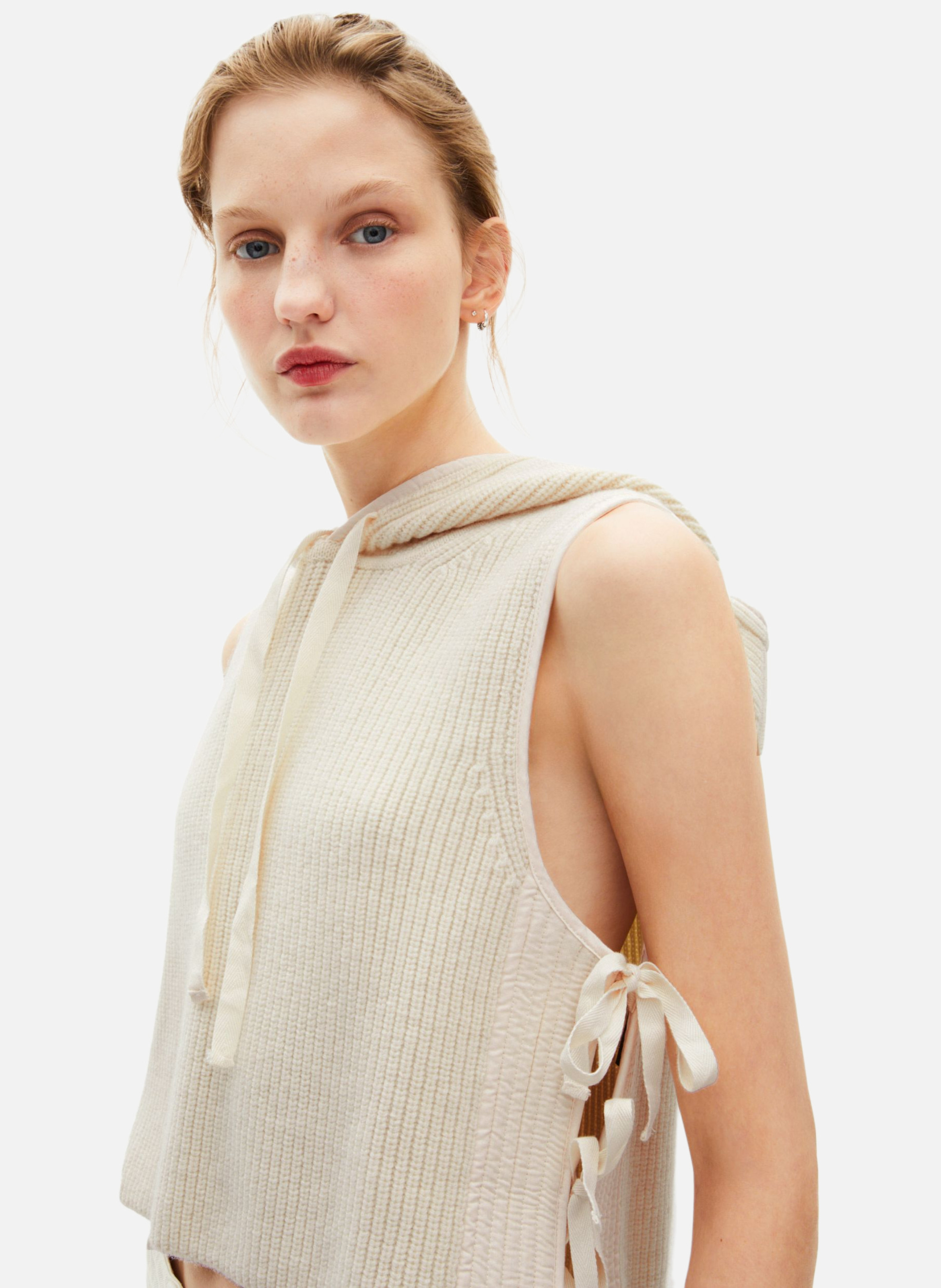 Sleeveless sweater made of wool and cotton. THE KOOPLES Beige