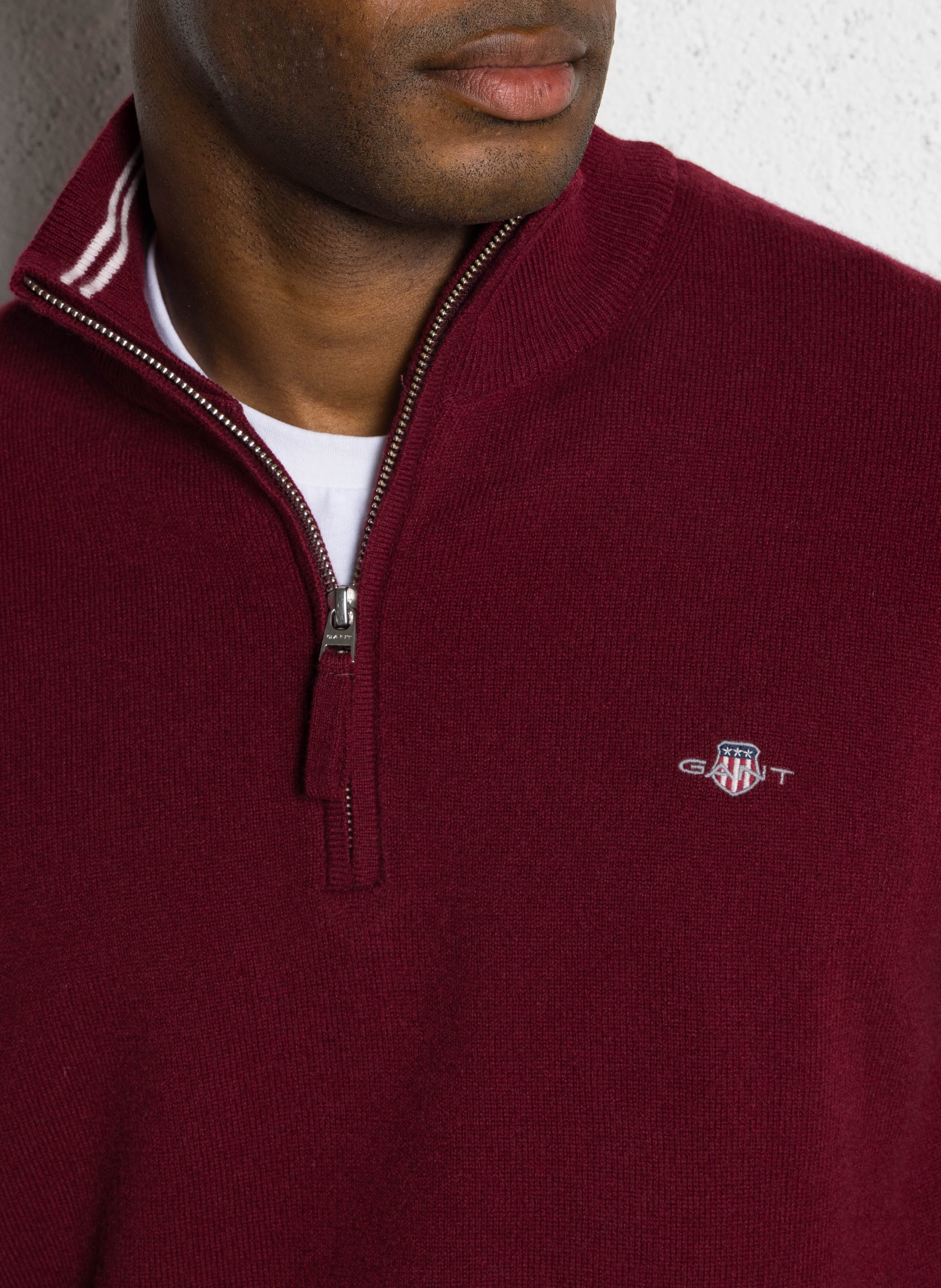 Pull droit col montant zippé en laine GANT Rouge