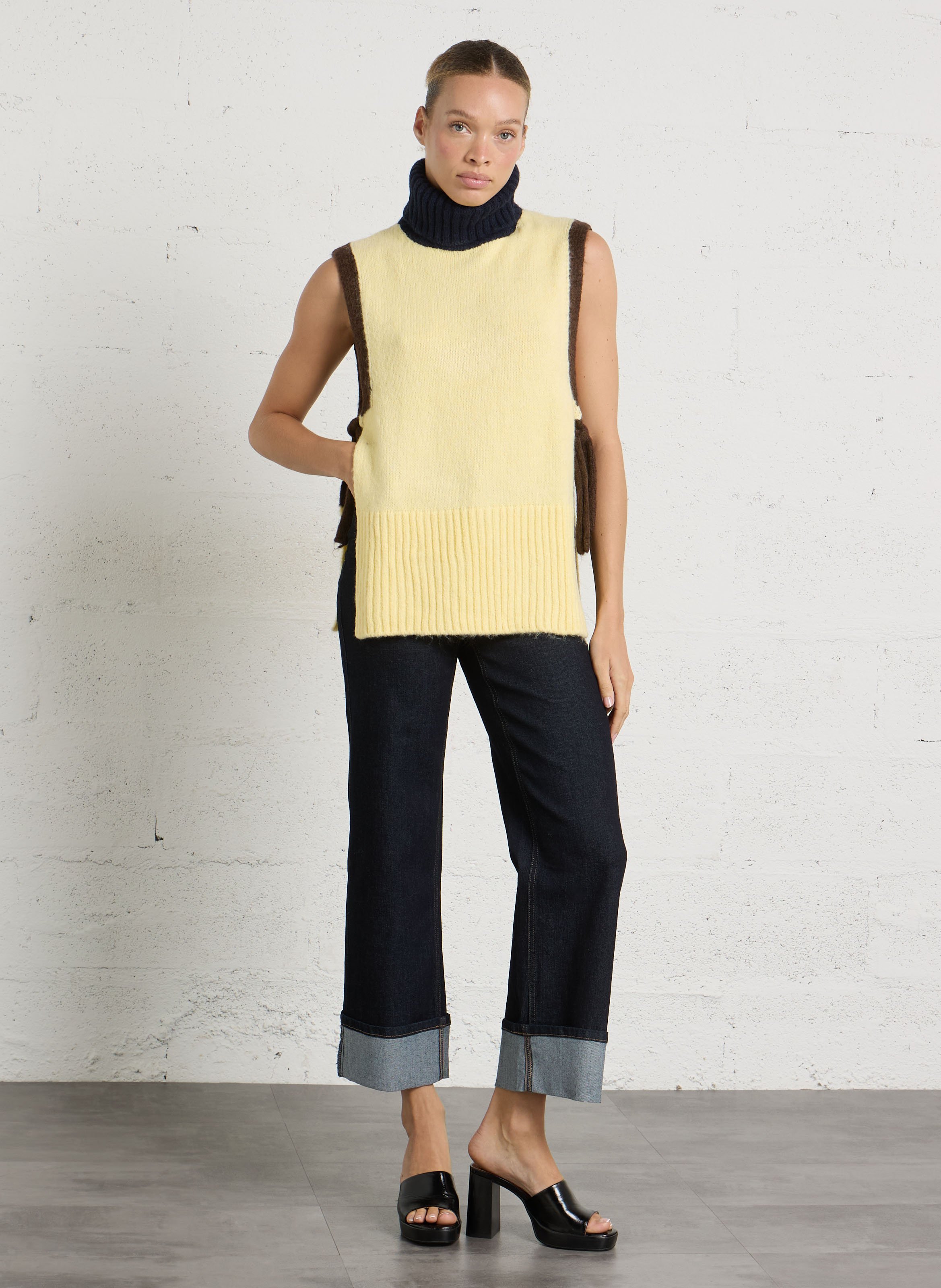 Gerade geschnittener Rollkragenpullover DR BLOOM Gelb