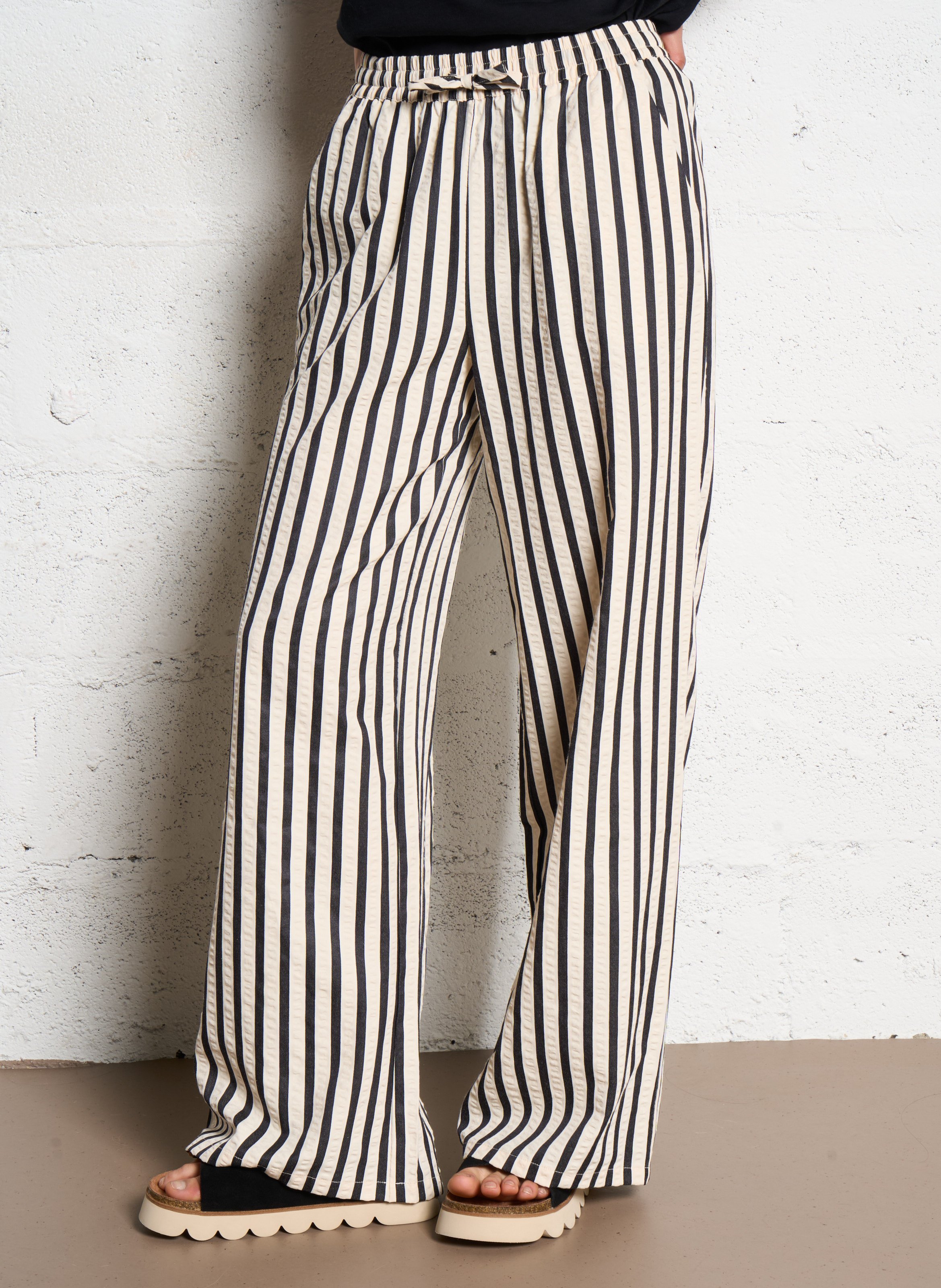 Pantalon large en coton mélangé LOLLYS LAUNDRY Noir