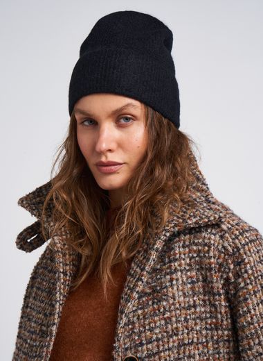 Mesdames, trouvez votre bonnet en laine femme dans notre catalogue