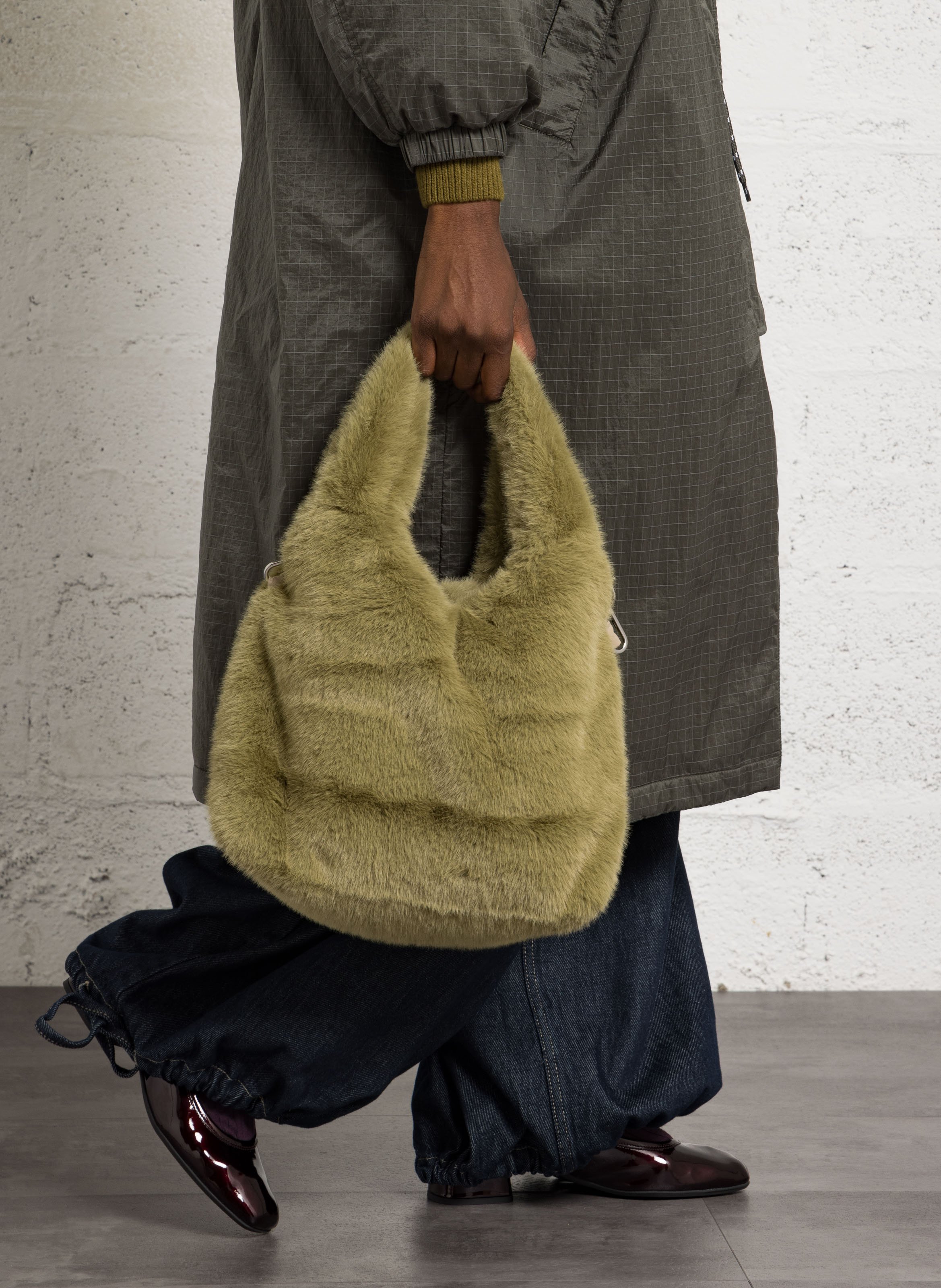 Fake fur shoulder bag BELLEROSE Green