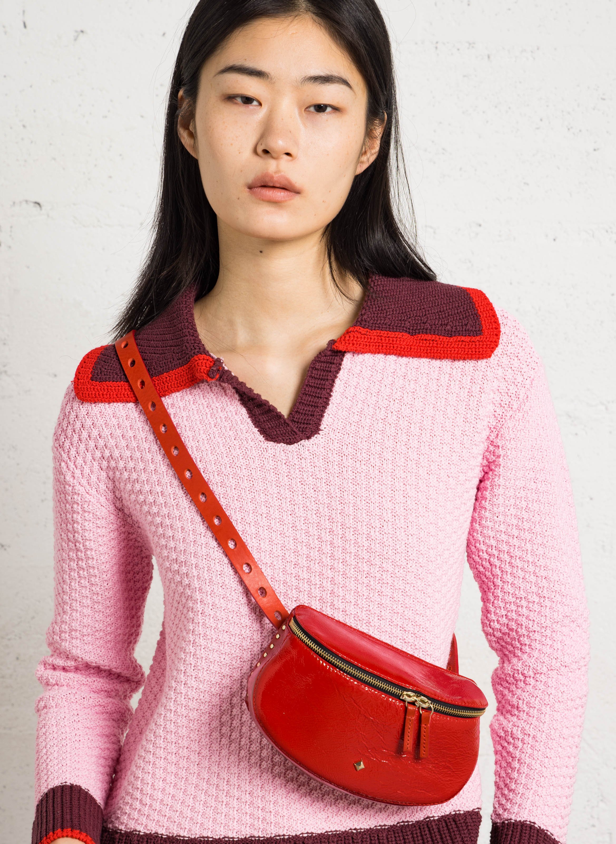 Pochette banane en cuir verni HERBERT FRERE SOEUR Rouge