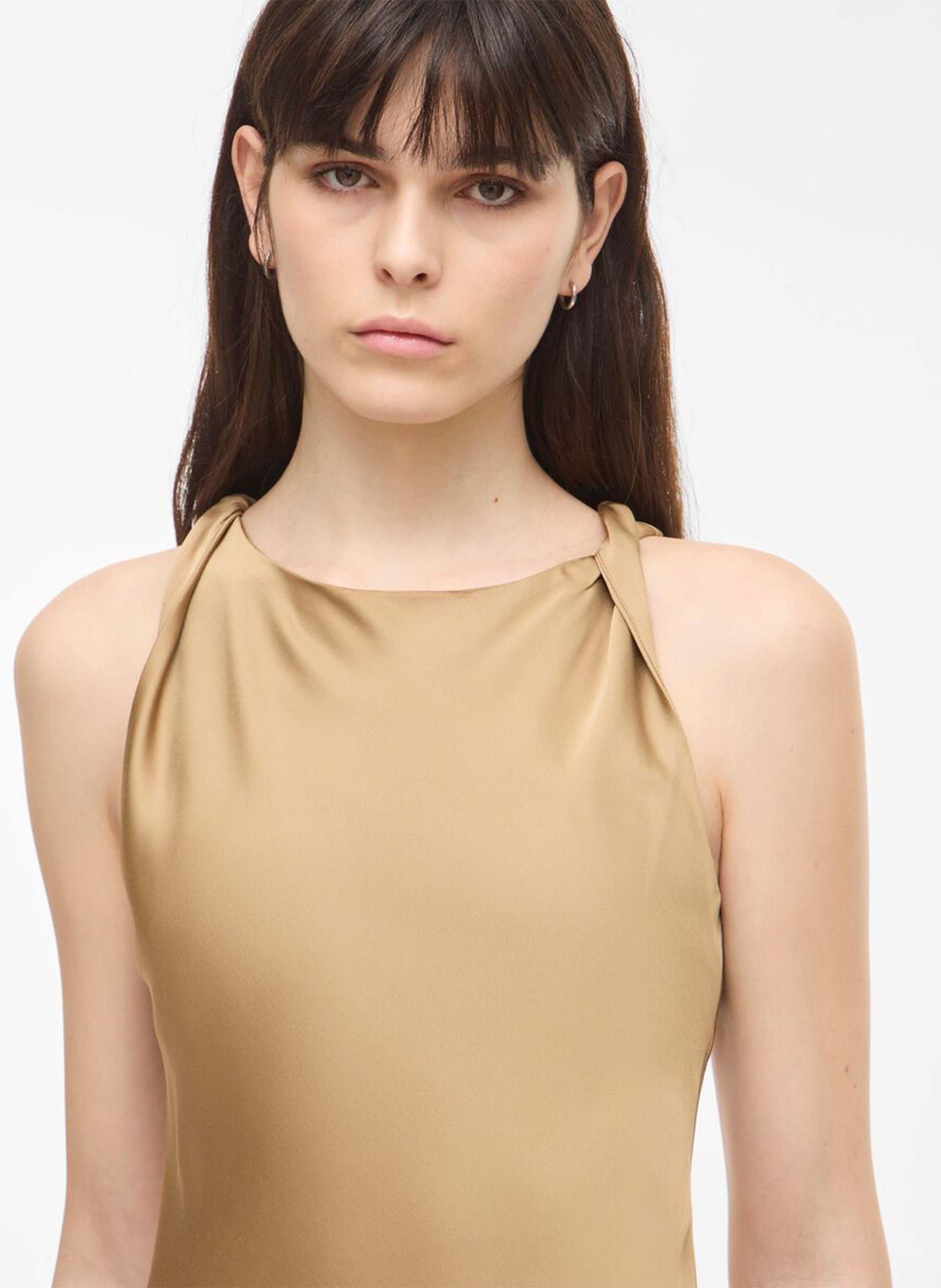 Midi-Kleid mit quadratischem Ausschnitt aus Satin ROUGE EDIT Braun