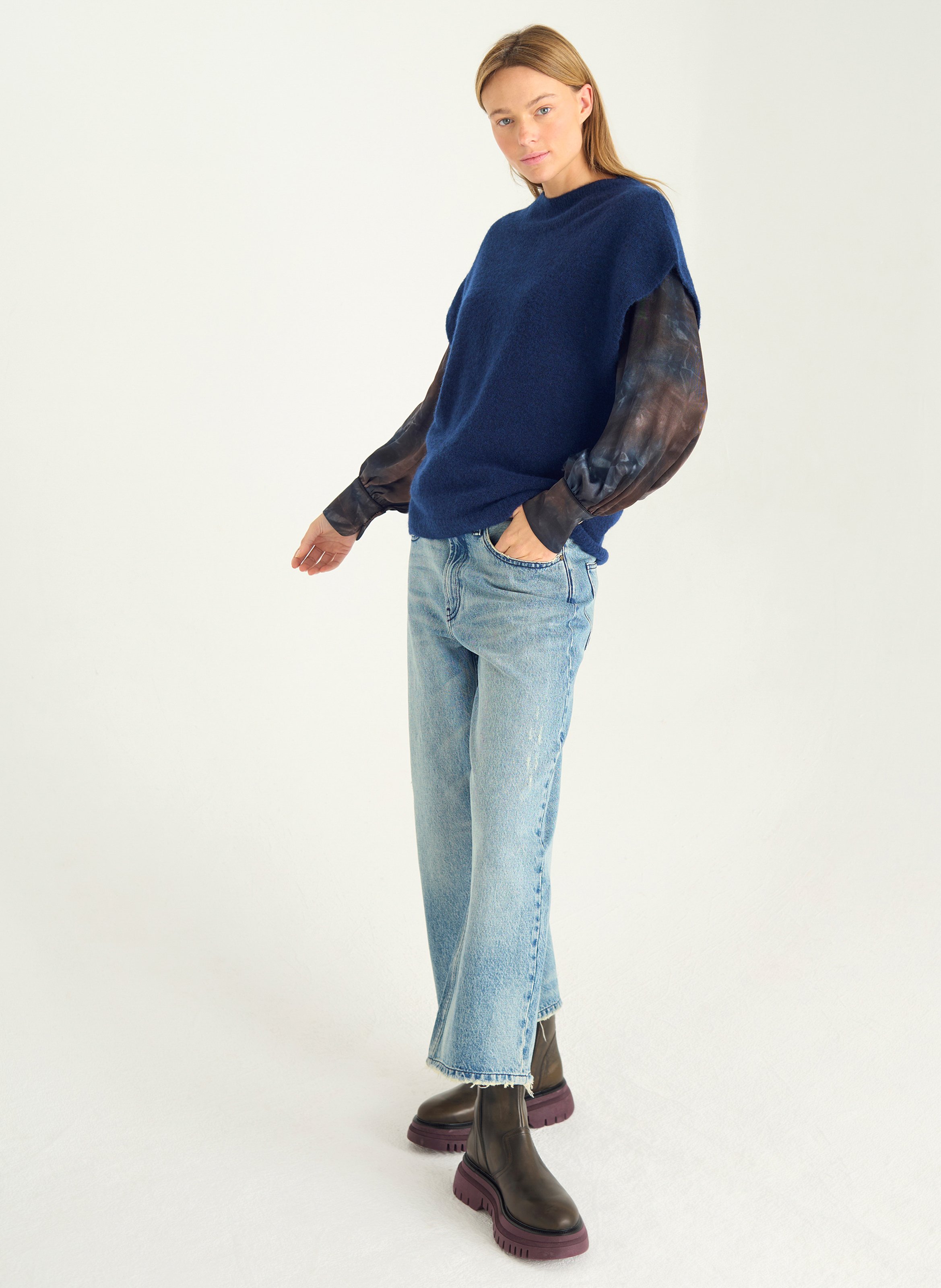 Ärmelloses Oversize-Strickoberteil in Uni-Farben. ACOTE Blau