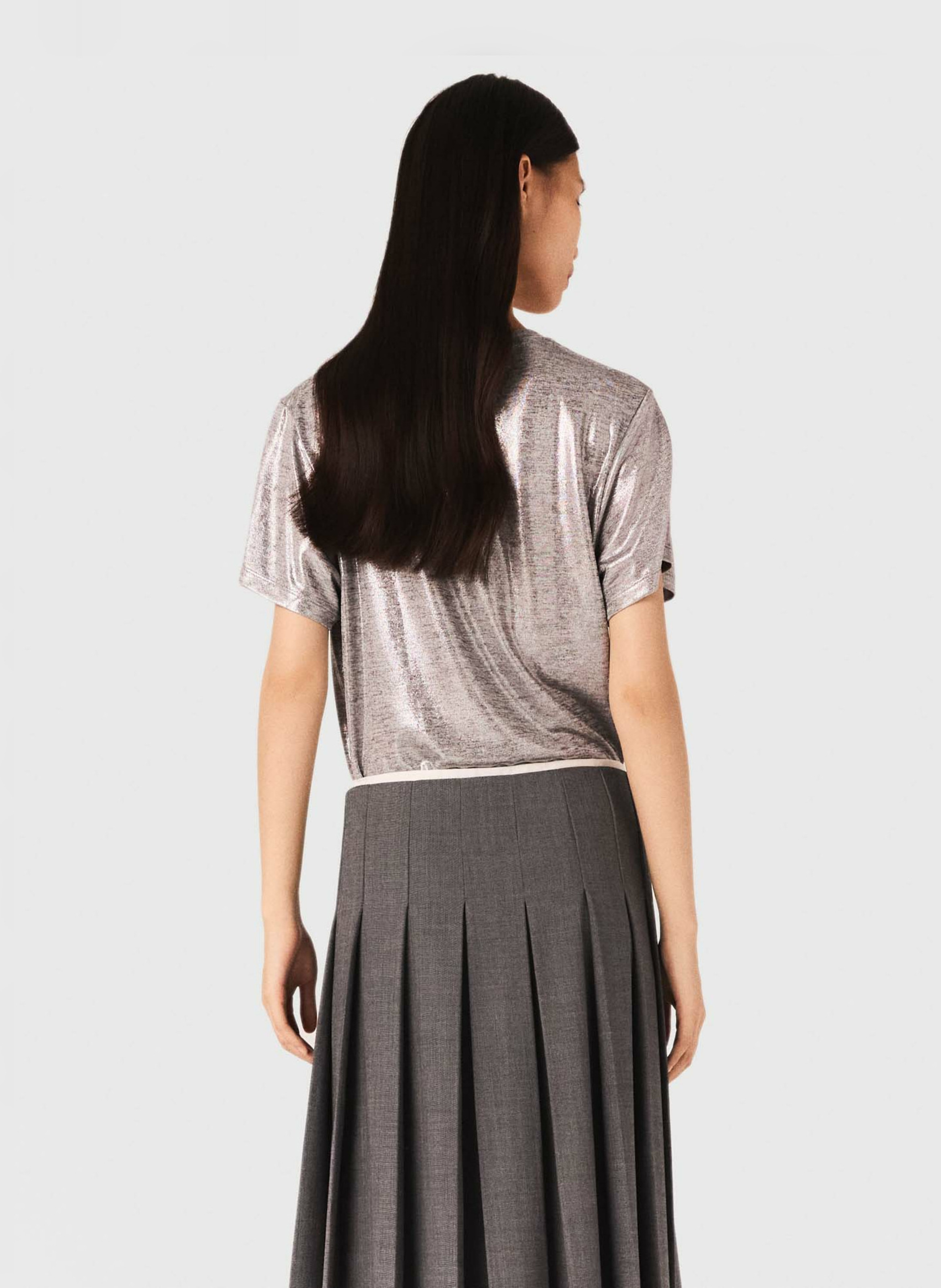 Gerade geschnittenes, lamiertes Rundhals-T-Shirt MAJE Silber