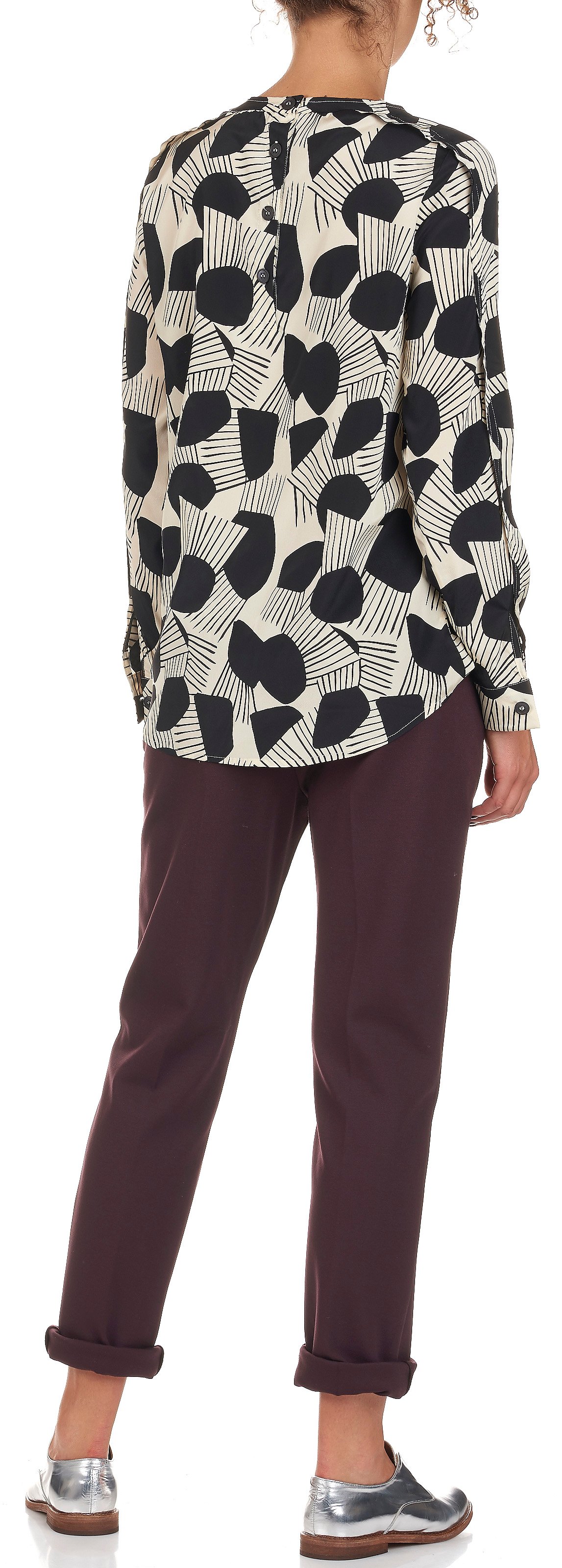 Top col rond imprimé graphique en soie ATTIC AND BARN Blanc