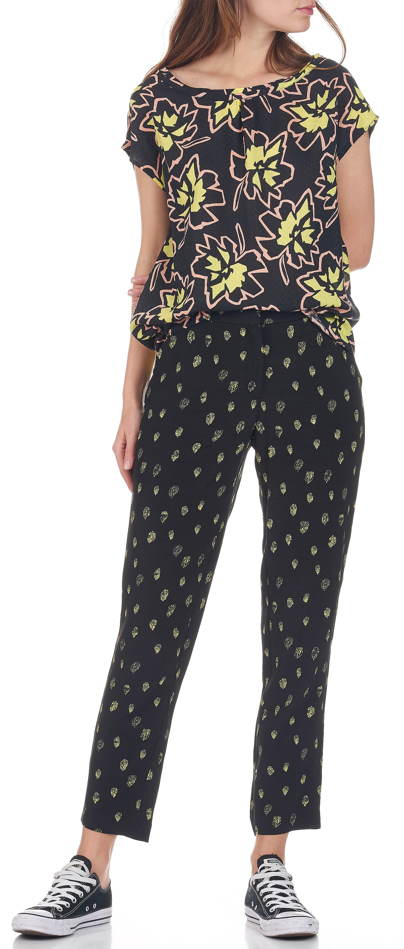 Top manches courtes imprimé fleurs graphiques ATTIC AND BARN Noir