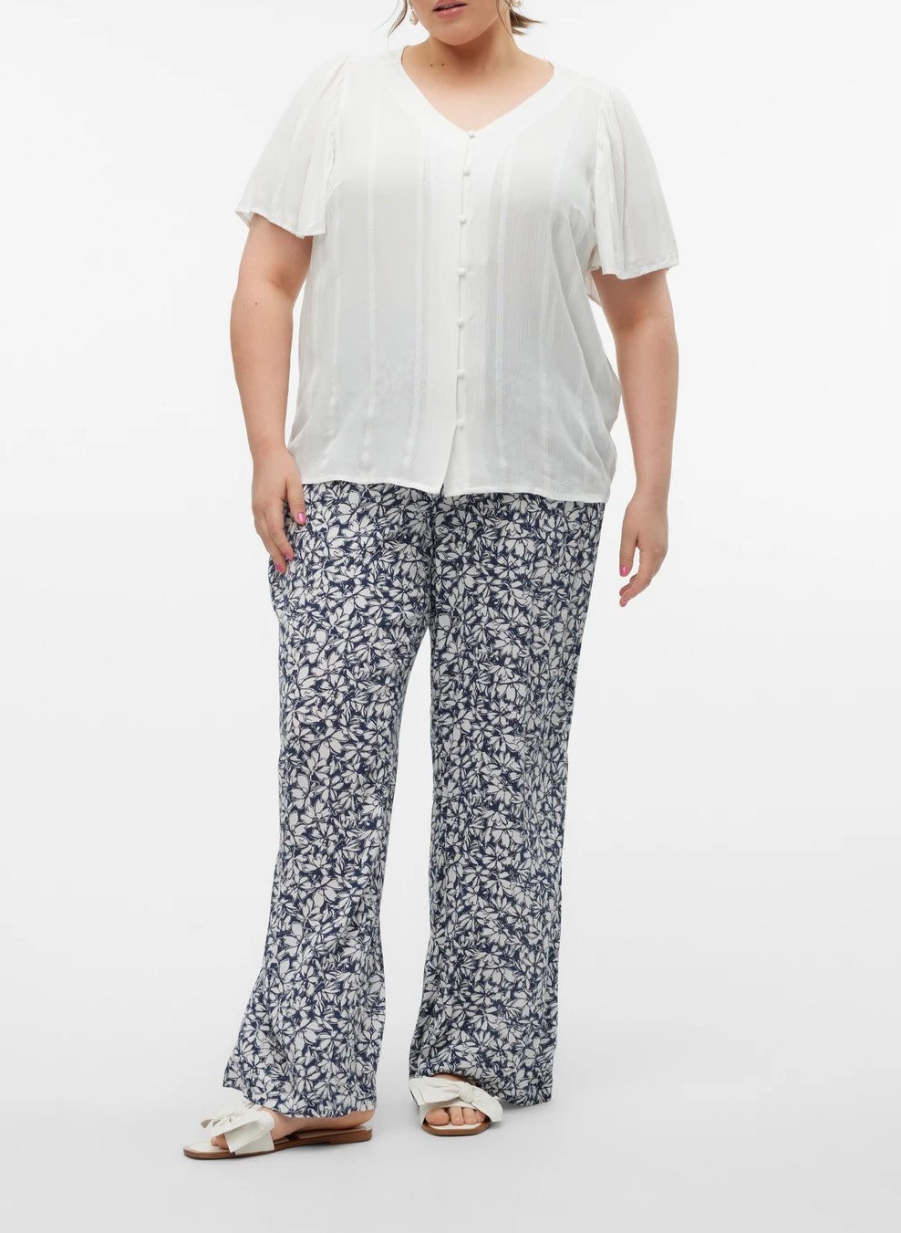 Straight V-neck shirt VERO MODA CURVE White