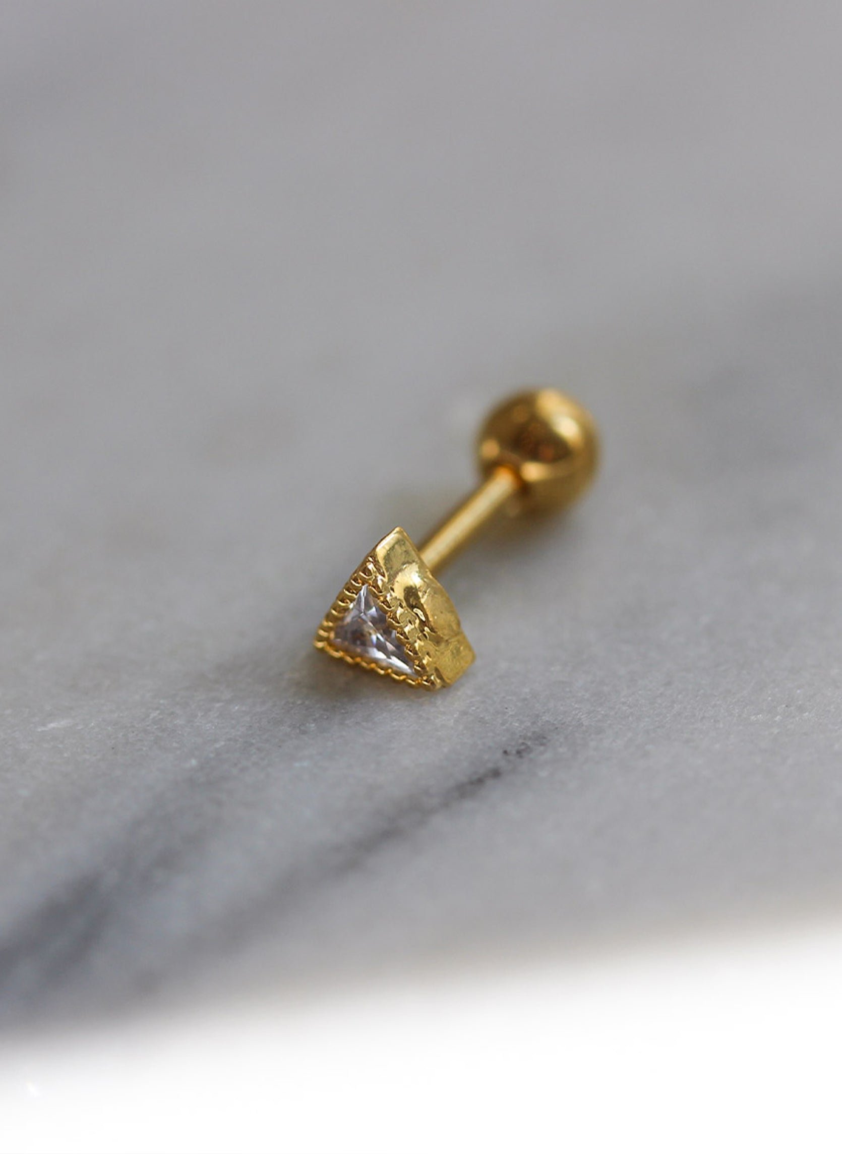 Piercing iva triangle AEC Paris Golden