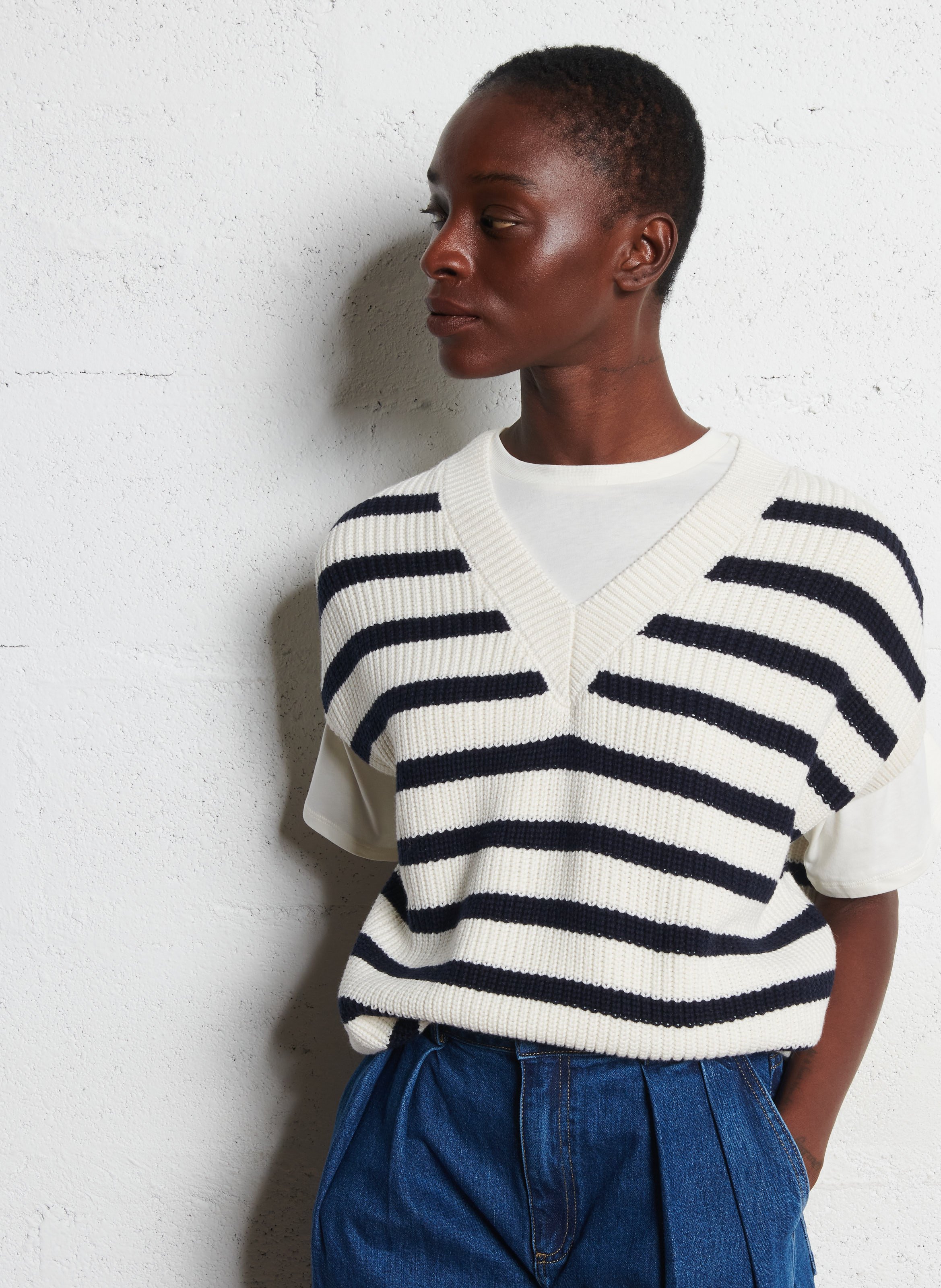 Pull sans manches col V rayé en coton et laine SUD EXPRESS Blanc