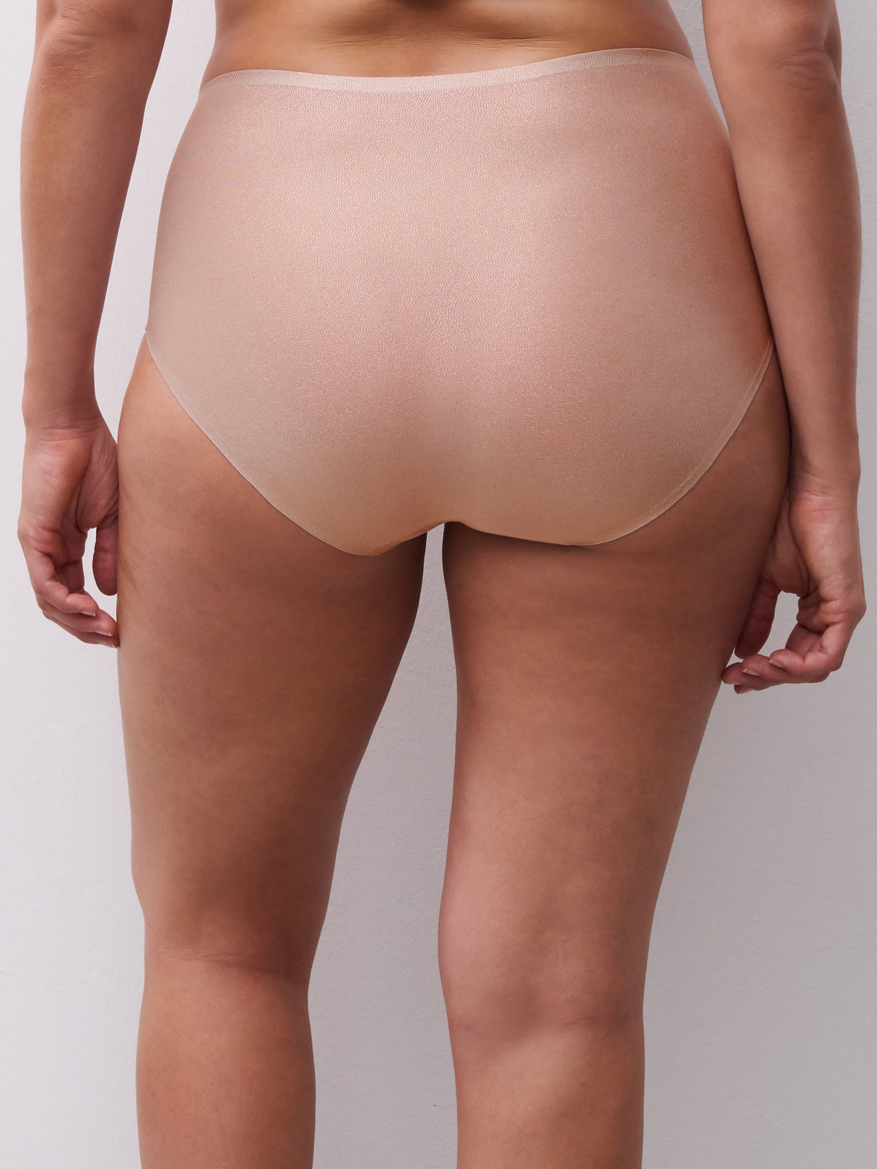 High-waisted lace panties CHANTELLE Beige