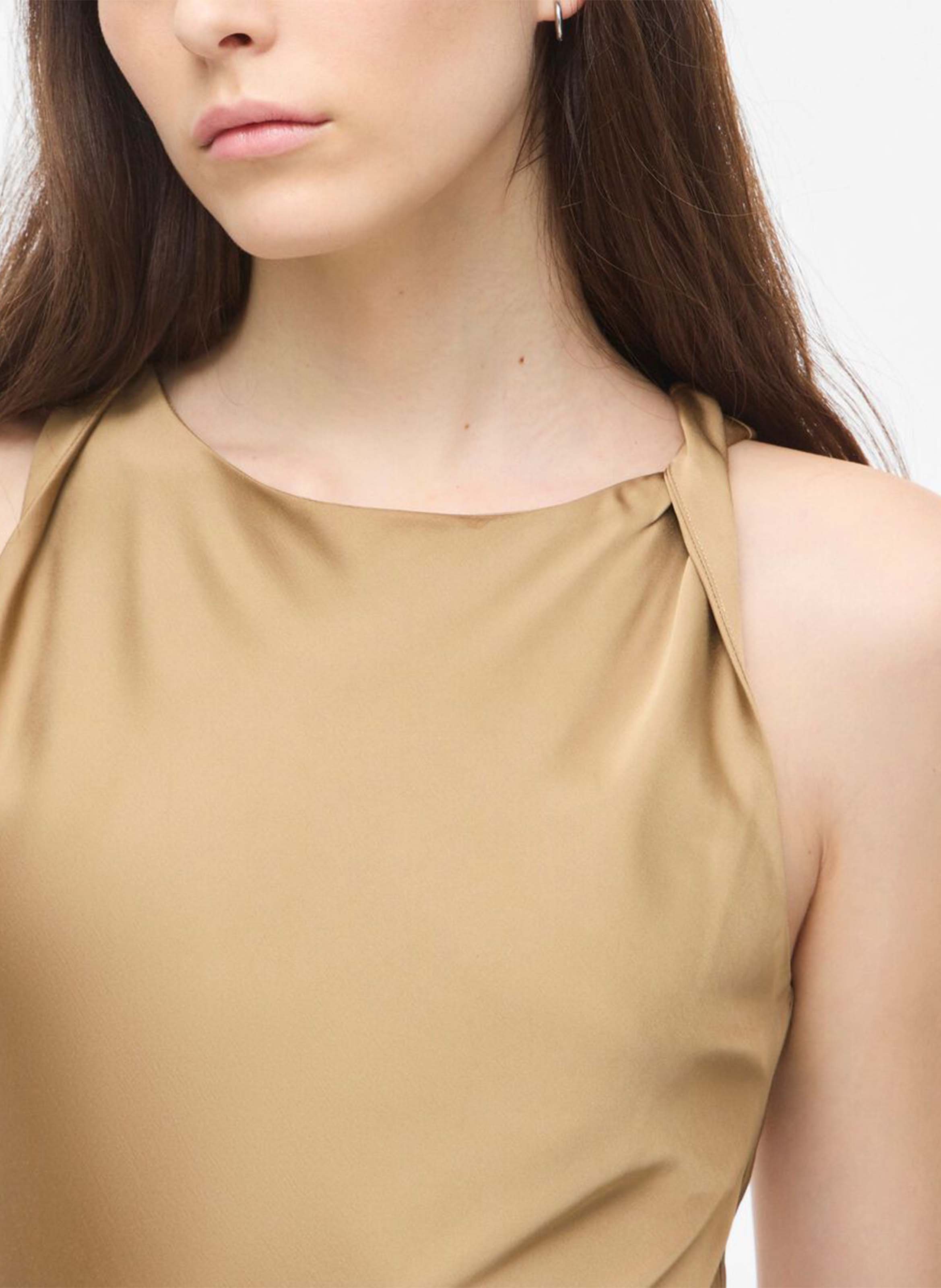 Midi-Kleid mit quadratischem Ausschnitt aus Satin ROUGE EDIT Braun