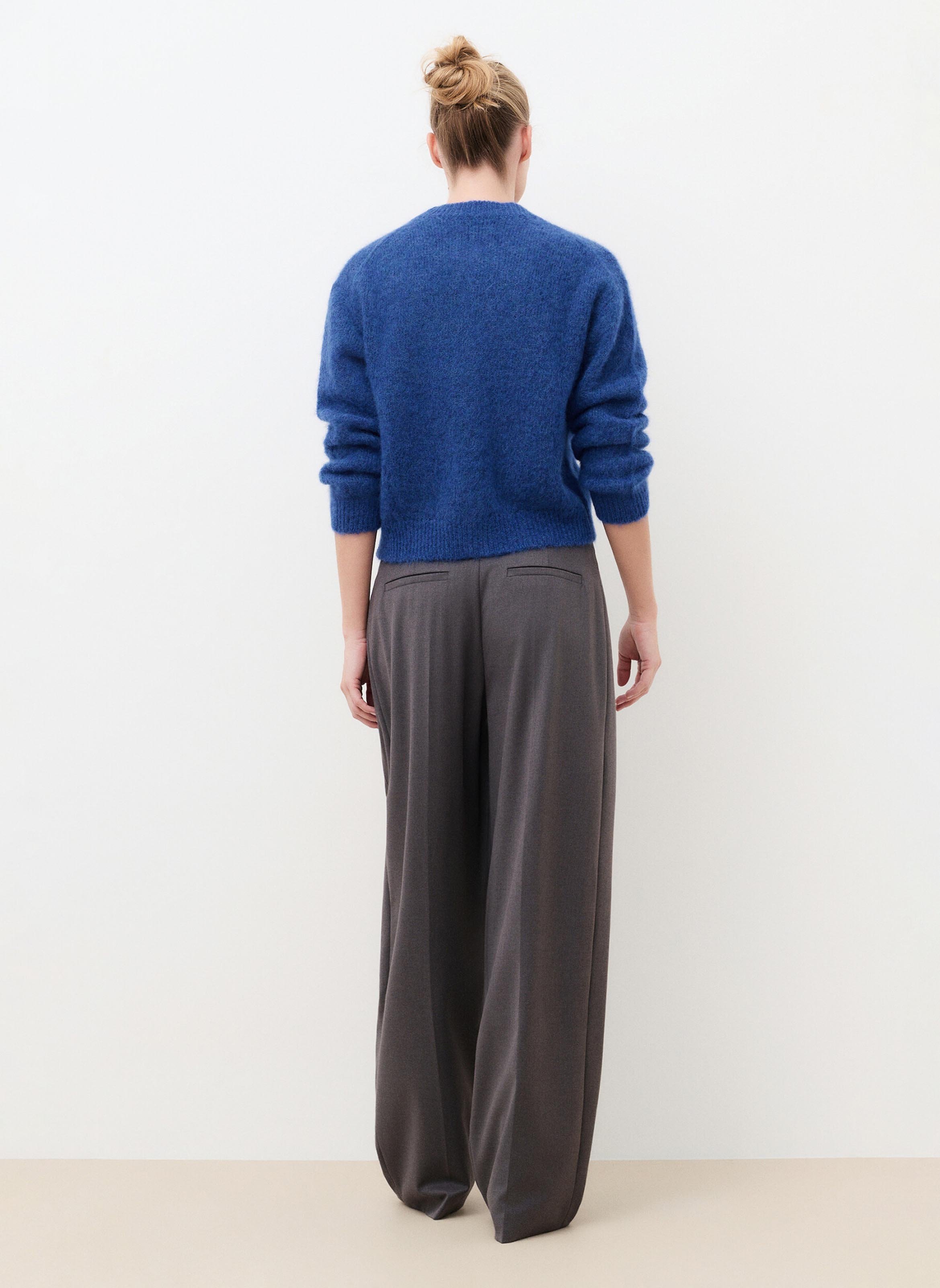 Gebreide vest met ronde hals en knoopsluiting in gemengde alpaca. CAROLL Blauw
