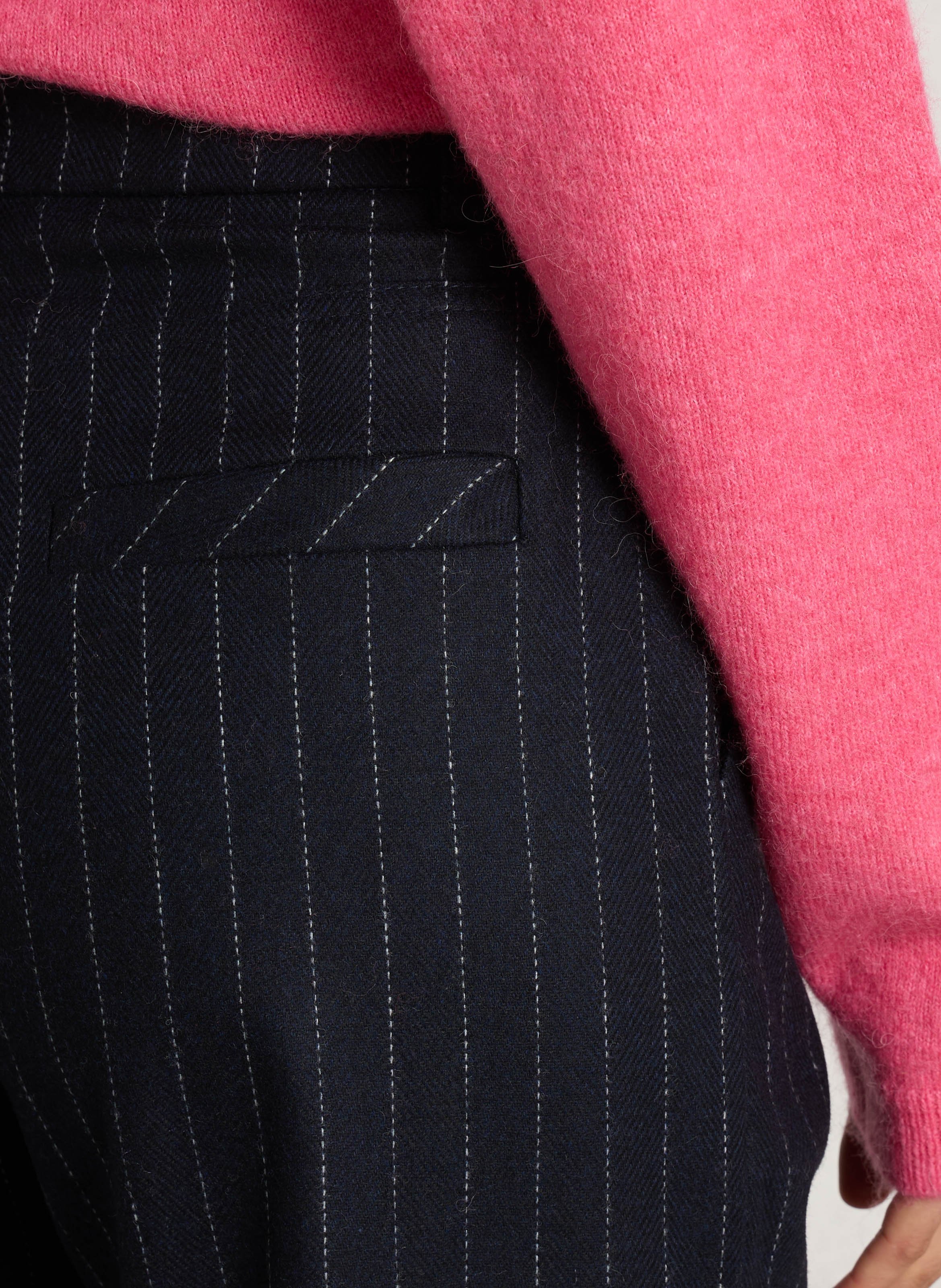 Gerade geschnittene Wollmischhose mit Bundfalten MAISON HOTEL Blau