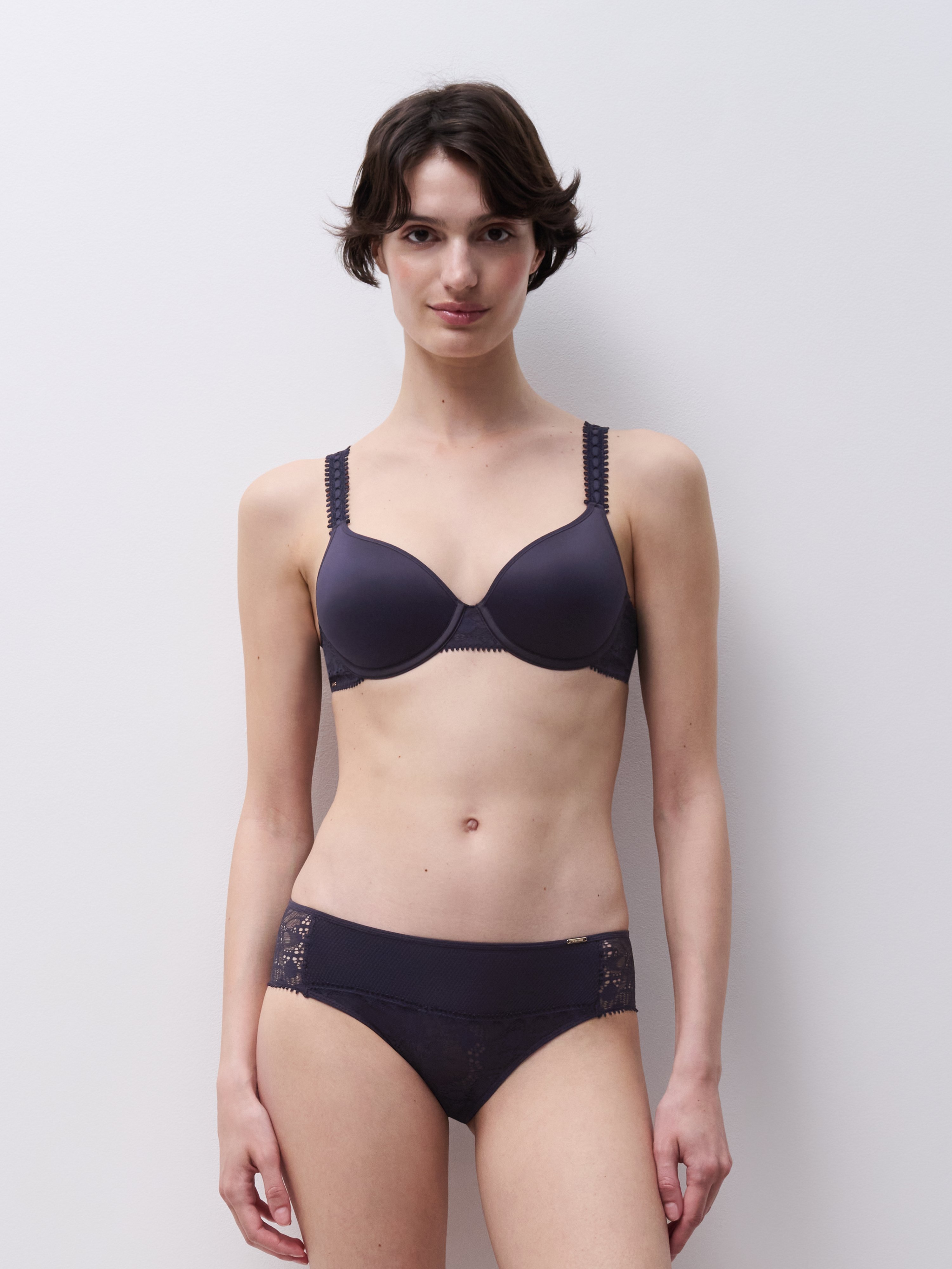 Full-cup shape memory bra CHANTELLE Blue