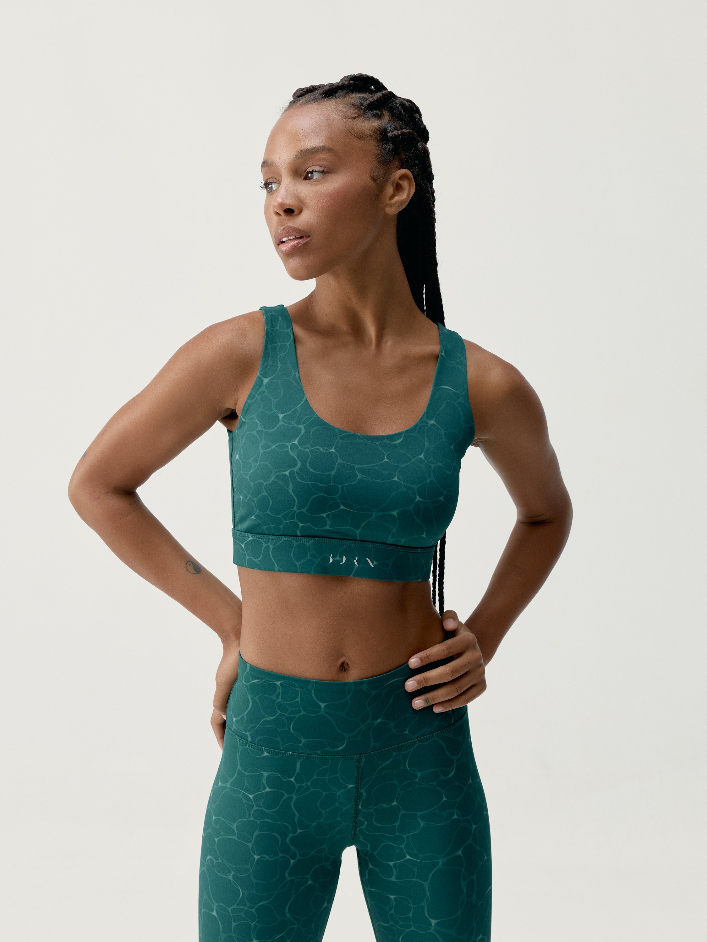 Seamless organic sports bra with removable padding BORN LIVING YOGA Green