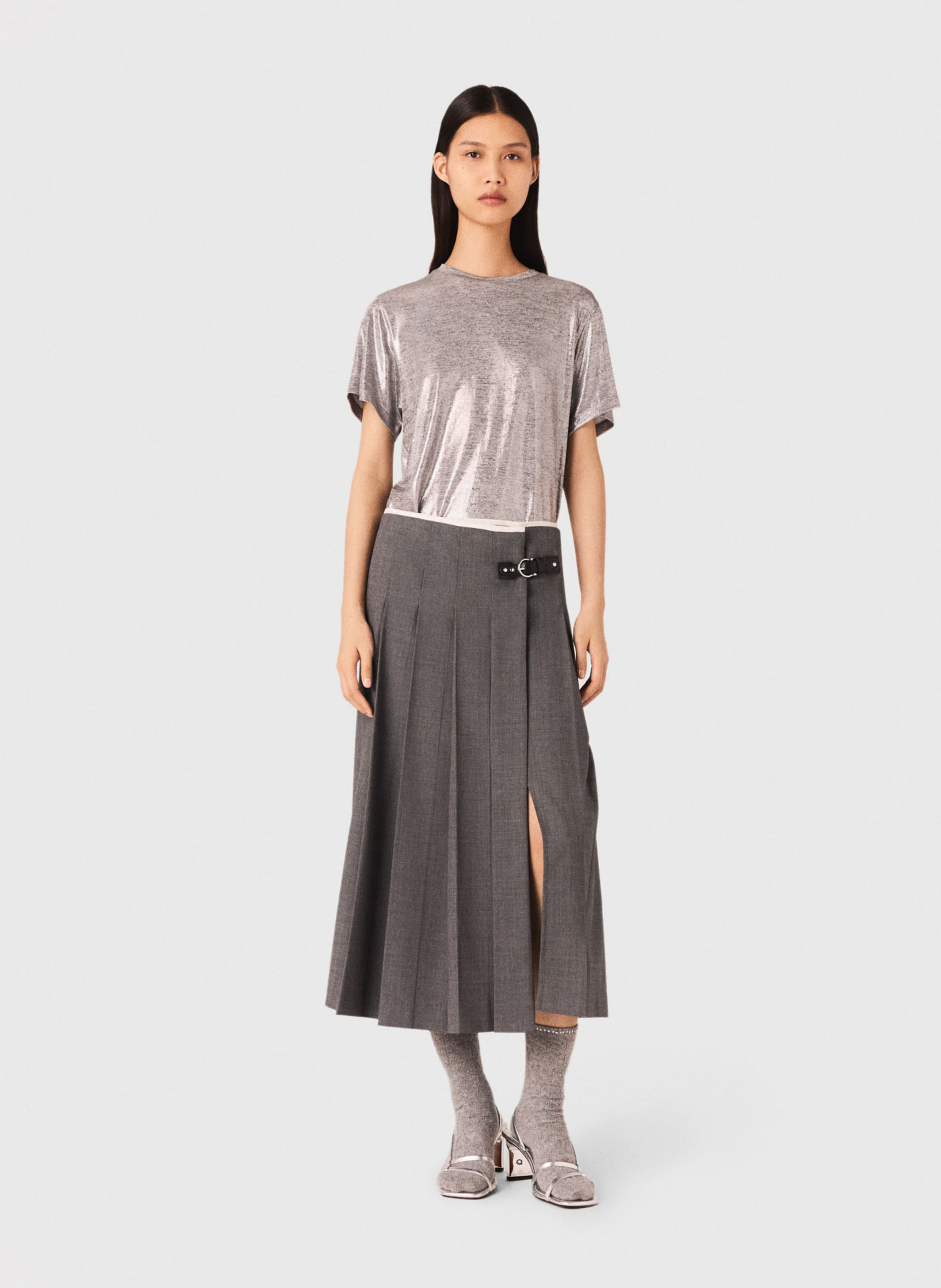 Gerade geschnittenes, lamiertes Rundhals-T-Shirt MAJE Silber