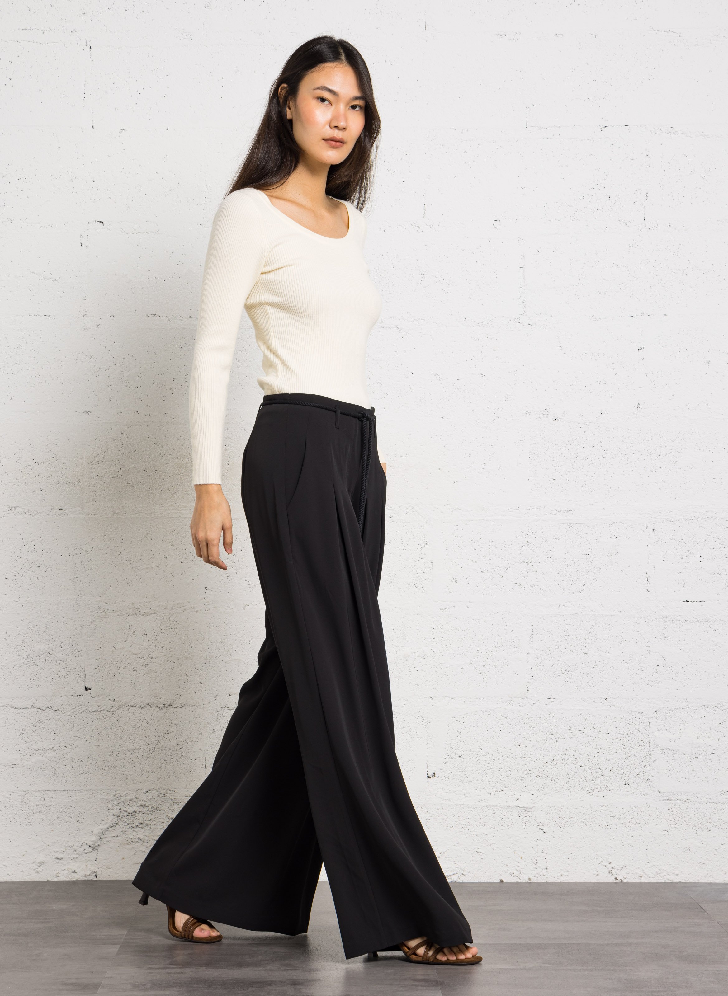 Heeled suede sandals - Look 5