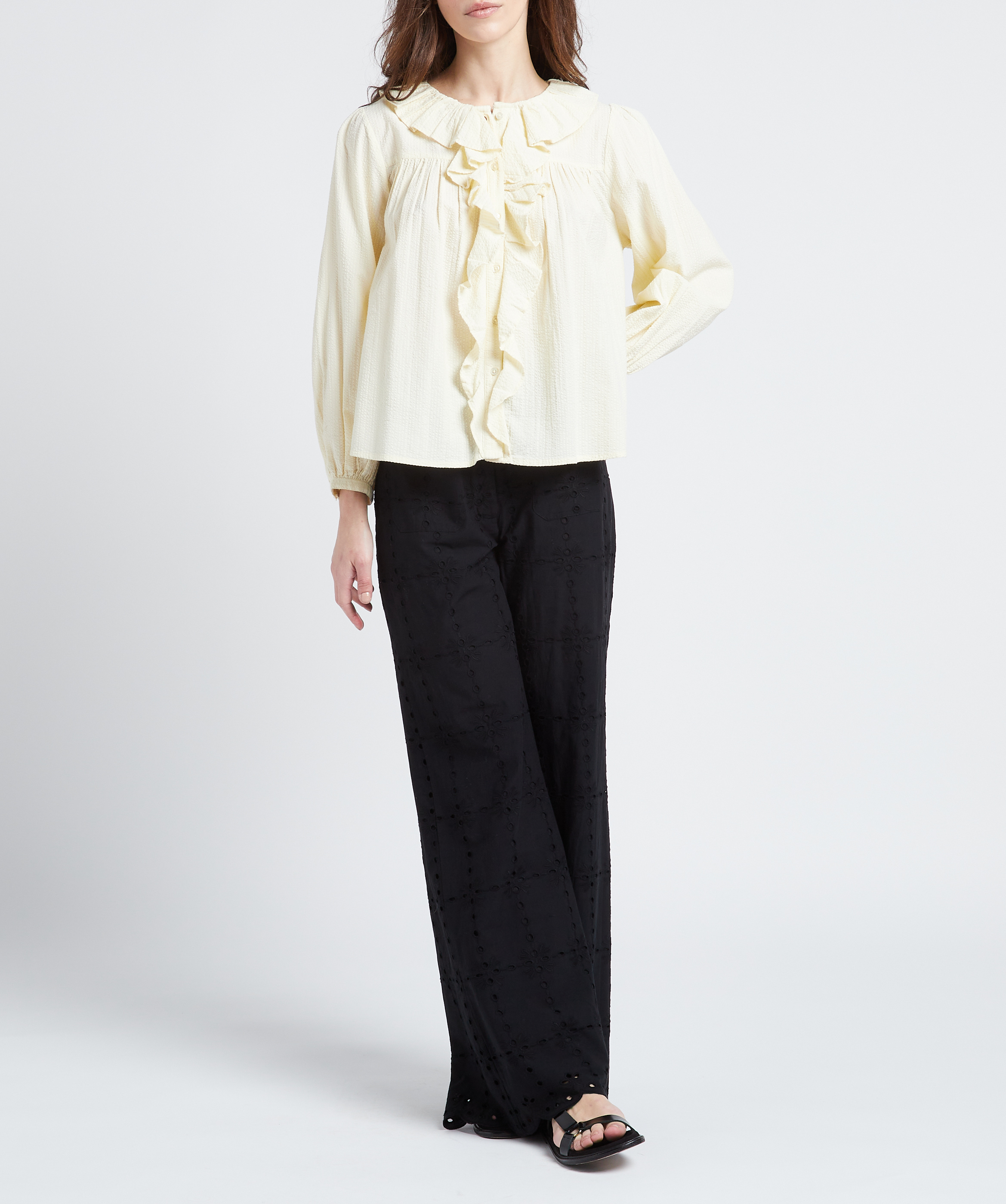 Bestickte Flared Hose aus Baumwolle BELLEPIECE Schwarz