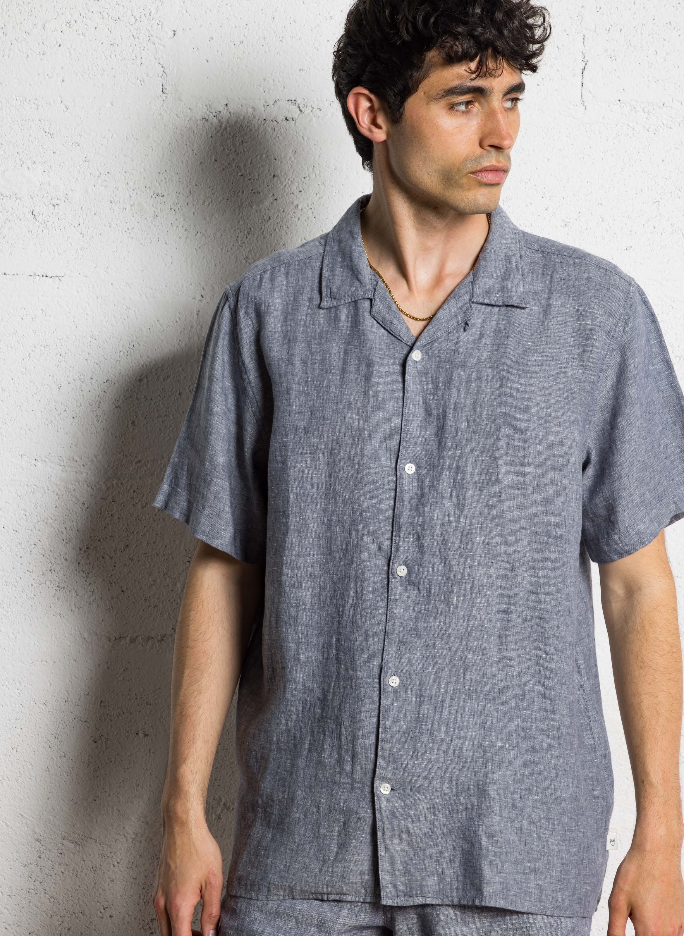 Gerades Hemd mit klassischem Kragen aus Bio-Leinen KNOWLEDGE COTTON APPAREL