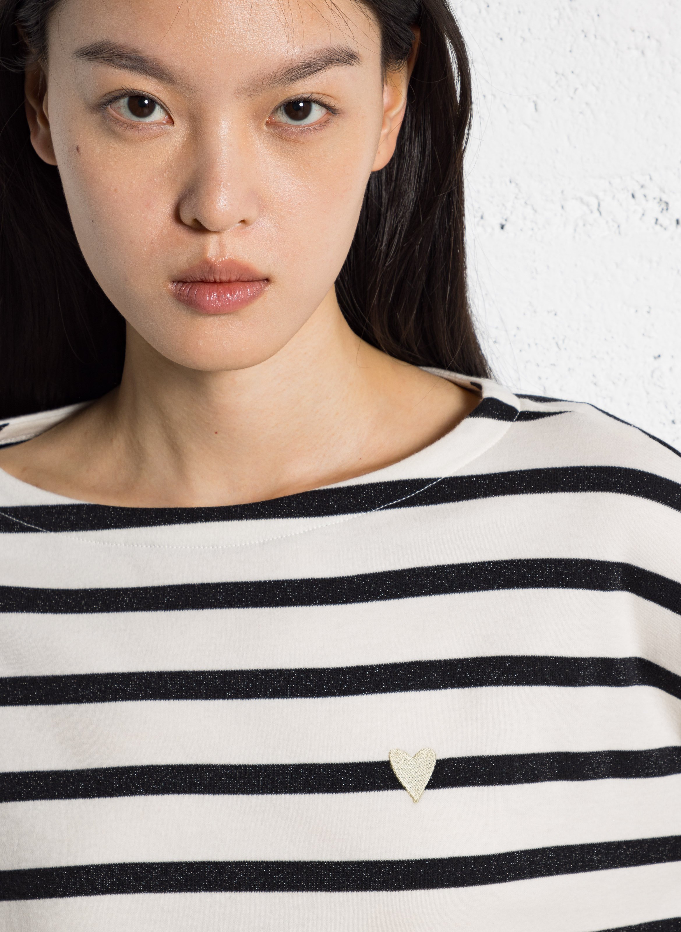 Striped T-shirt with heart embroidery I CODE White