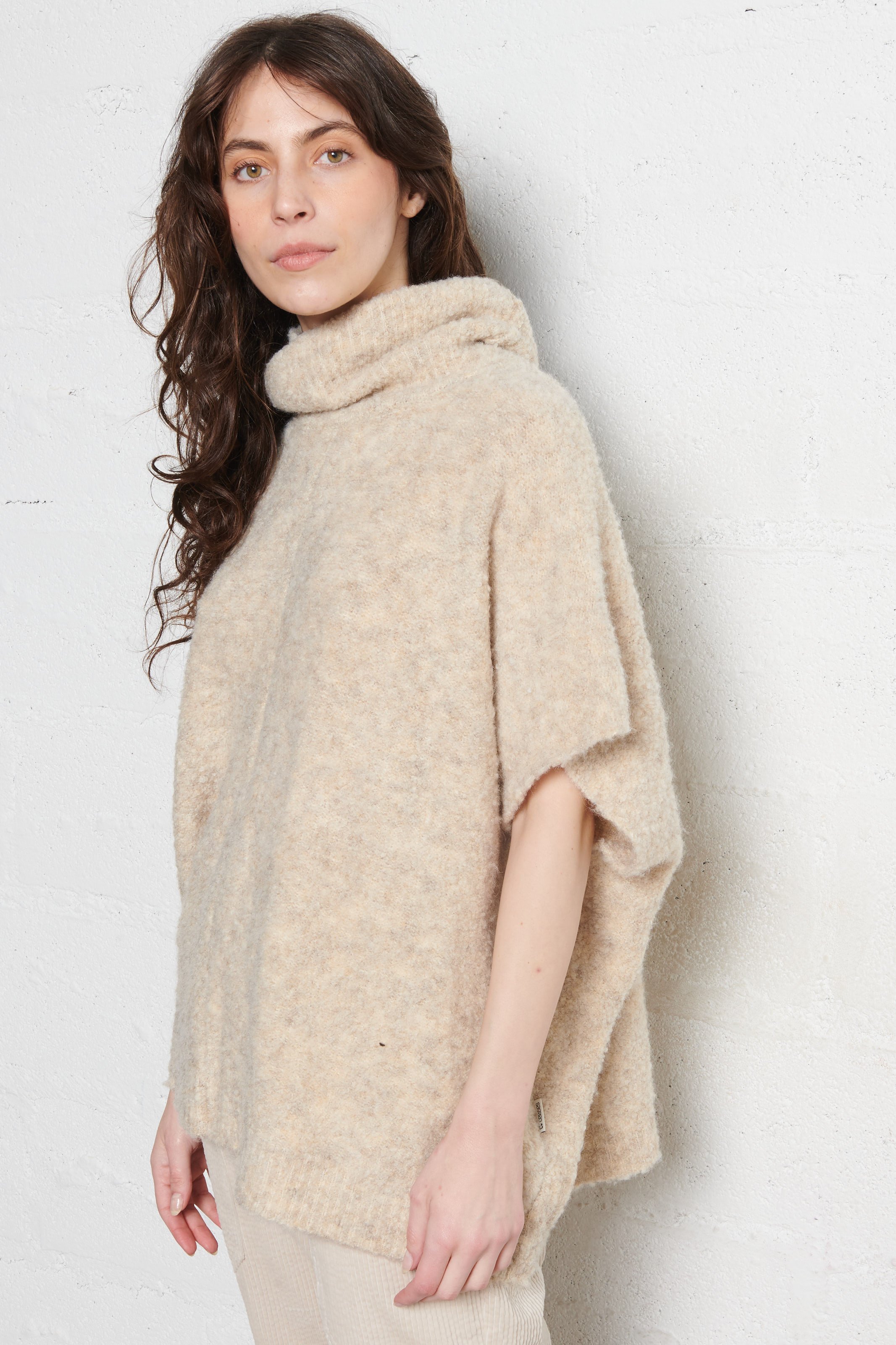 Pull col roulé ample sans manches LE TEMPS DES CERISES Beige