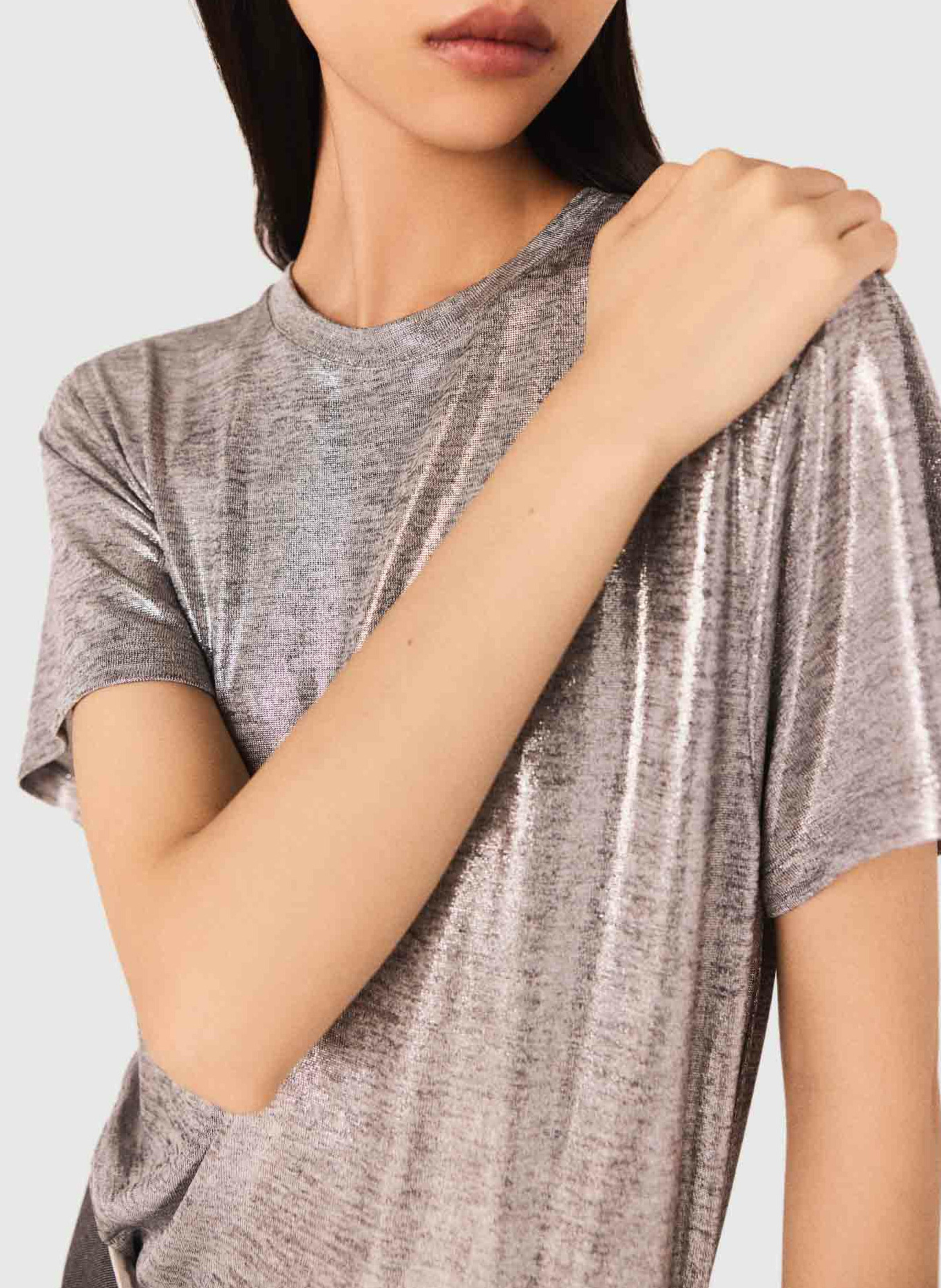 Gerade geschnittenes, lamiertes Rundhals-T-Shirt MAJE Silber