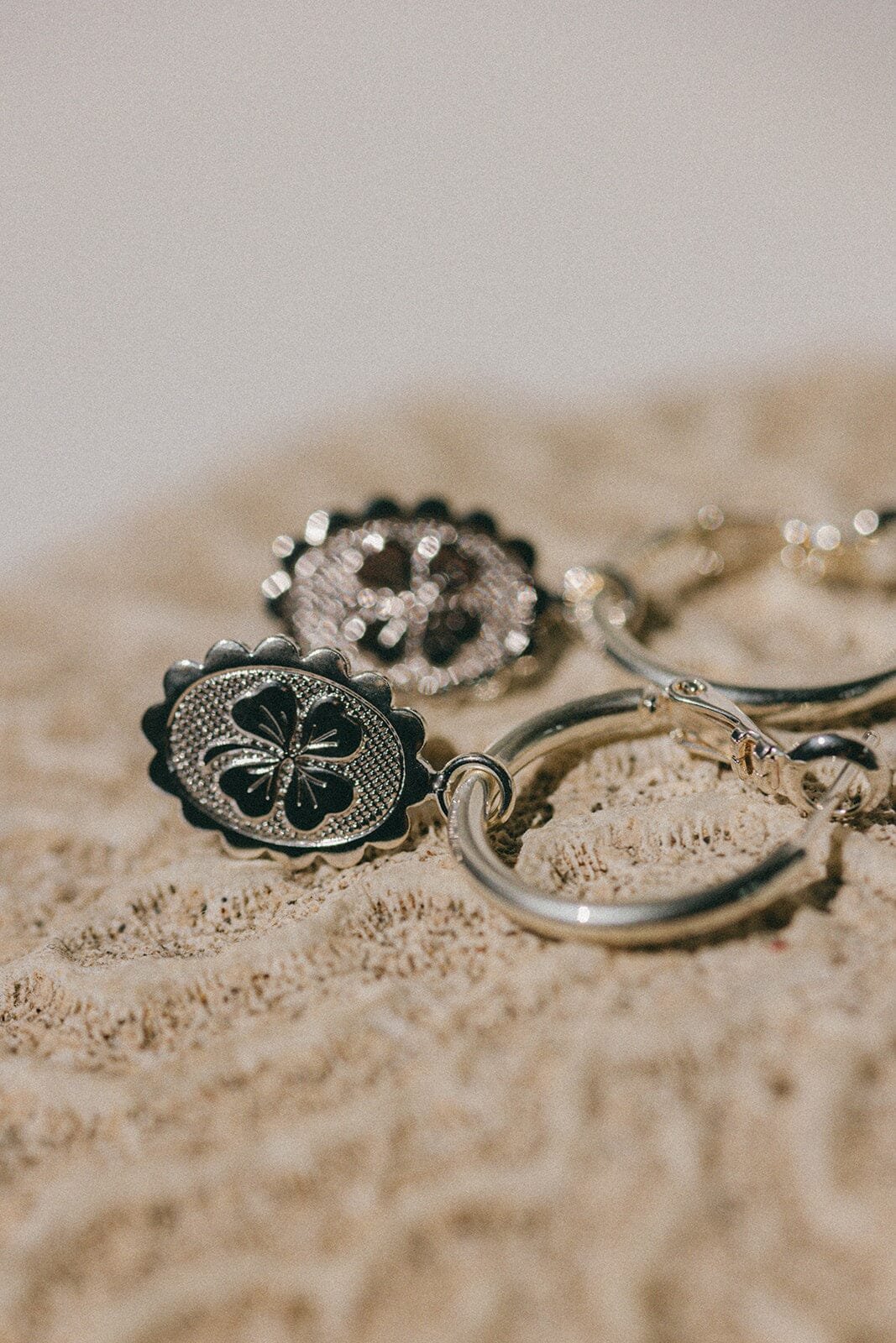 Mini gold-plated clover hoop earrings Silver