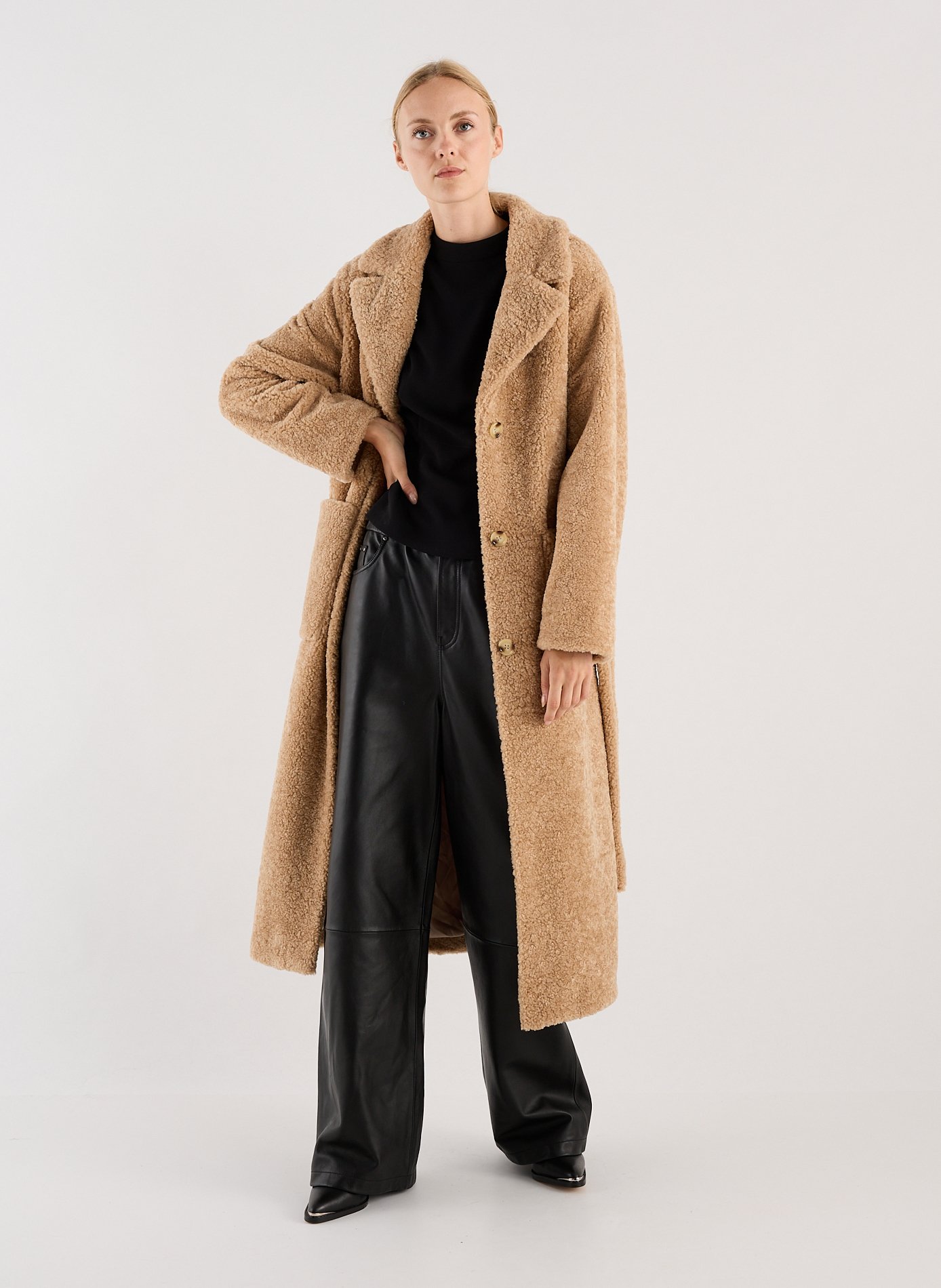 Langmantel mit Gürtel und Bouclé-Fell SAISON 1865 Beige