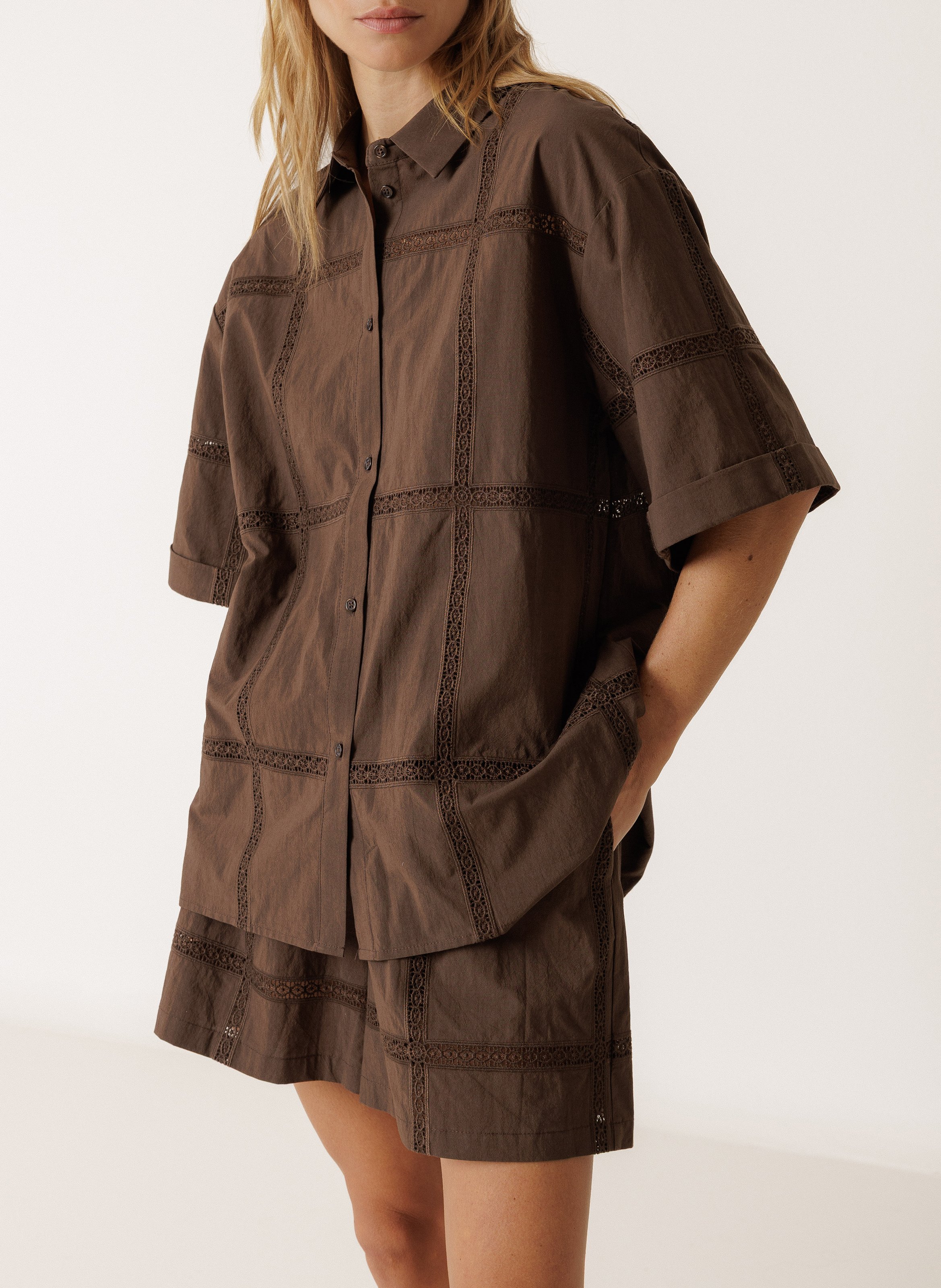 Oversized lace shirt INDI & COLD Brown